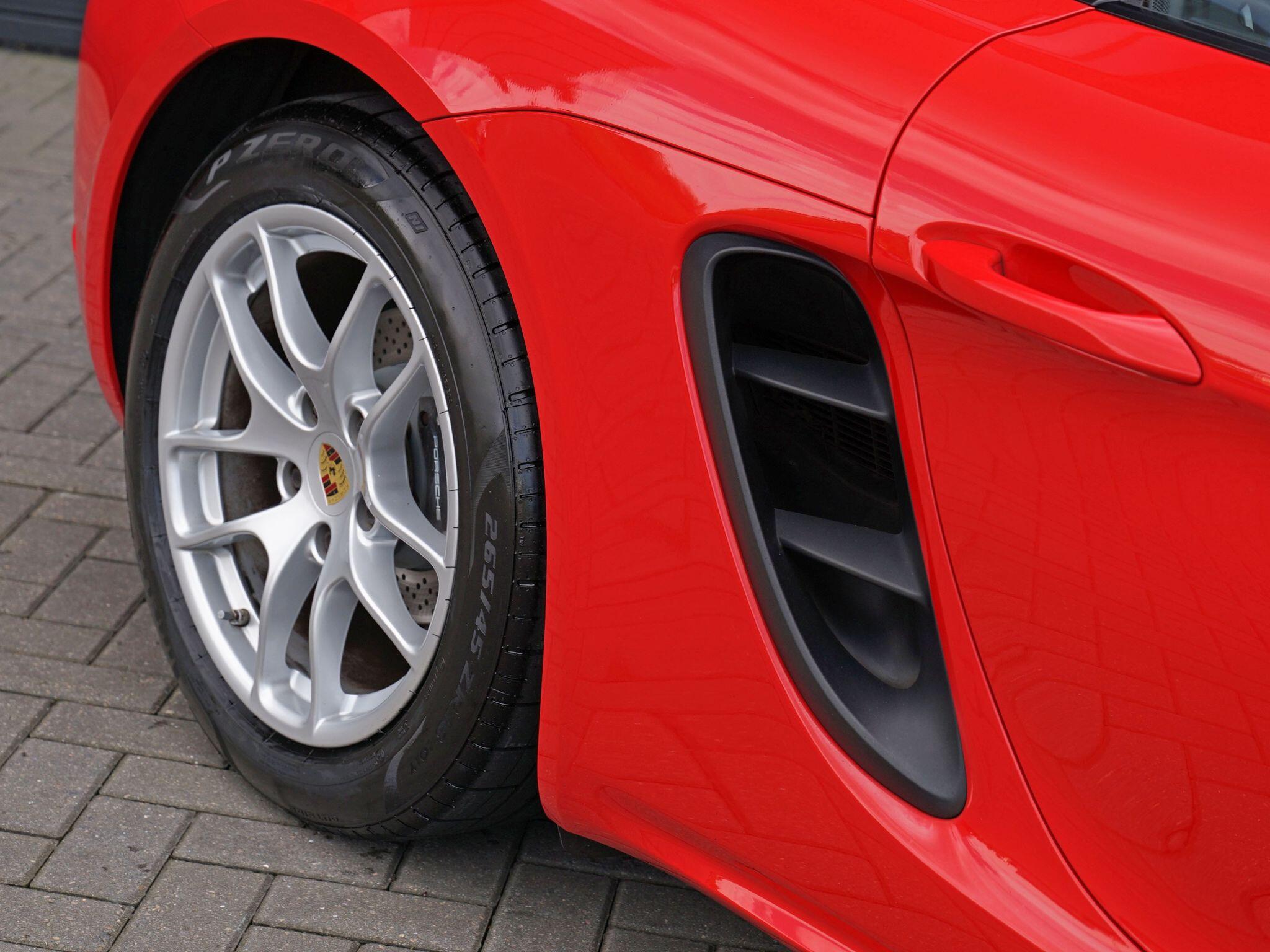 Porsche Cayman view 65