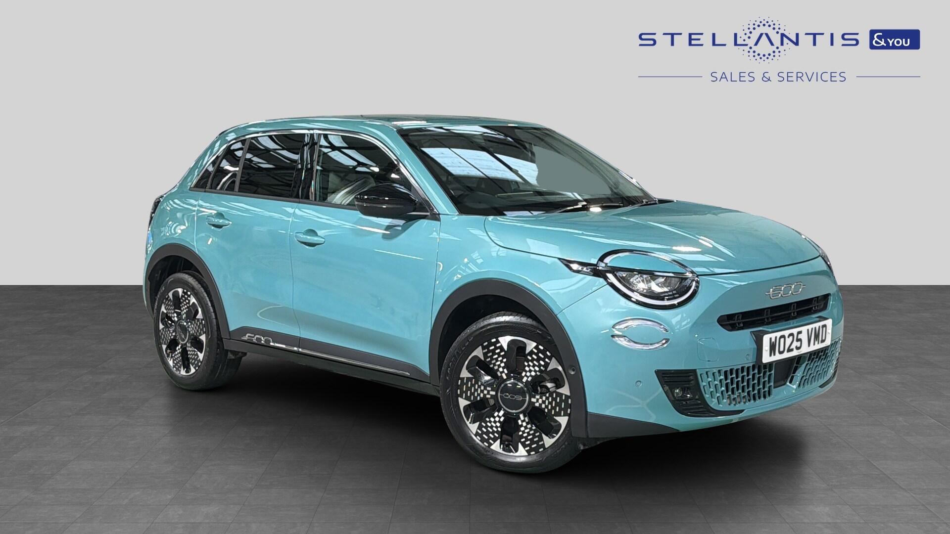 Blue 2025 Fiat 600 Hatchback Front-wheel drive Automatic
