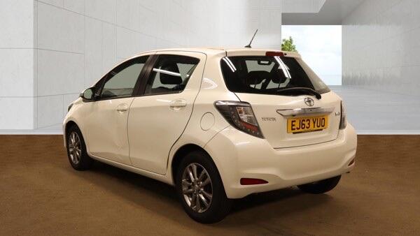 Toyota Yaris view 3