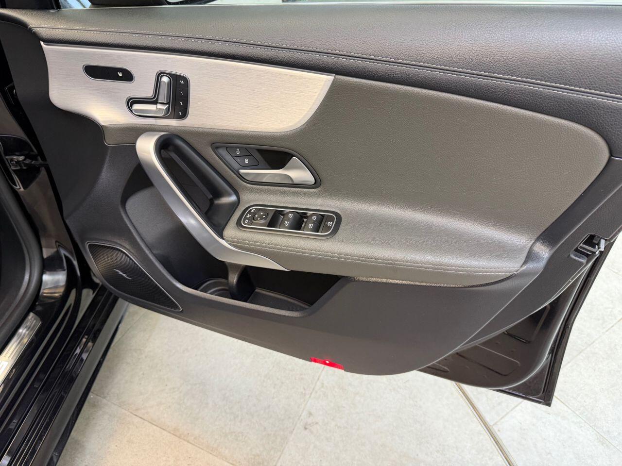 Mercedes-Benz A Class view 37