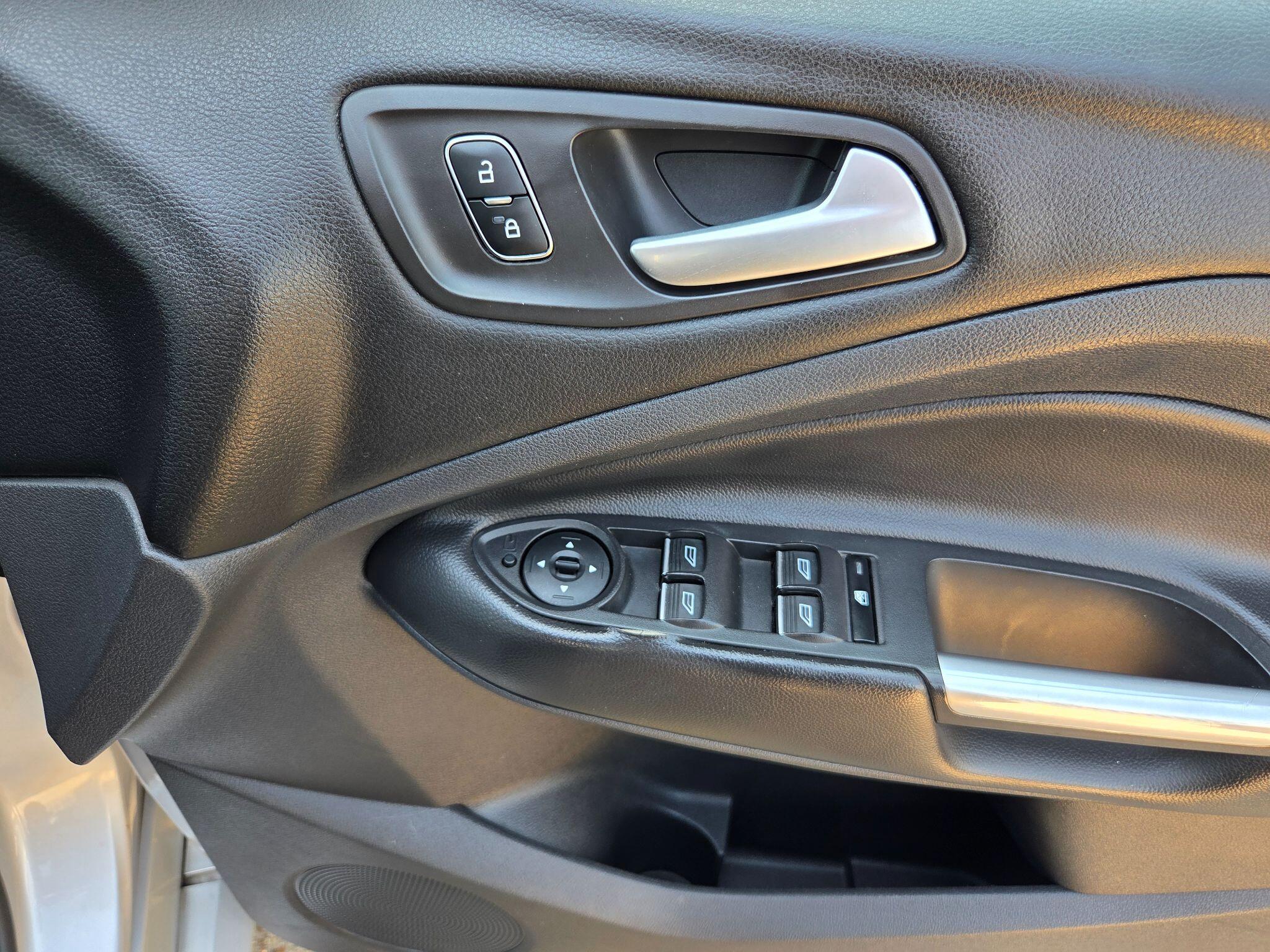 Ford Kuga view 17