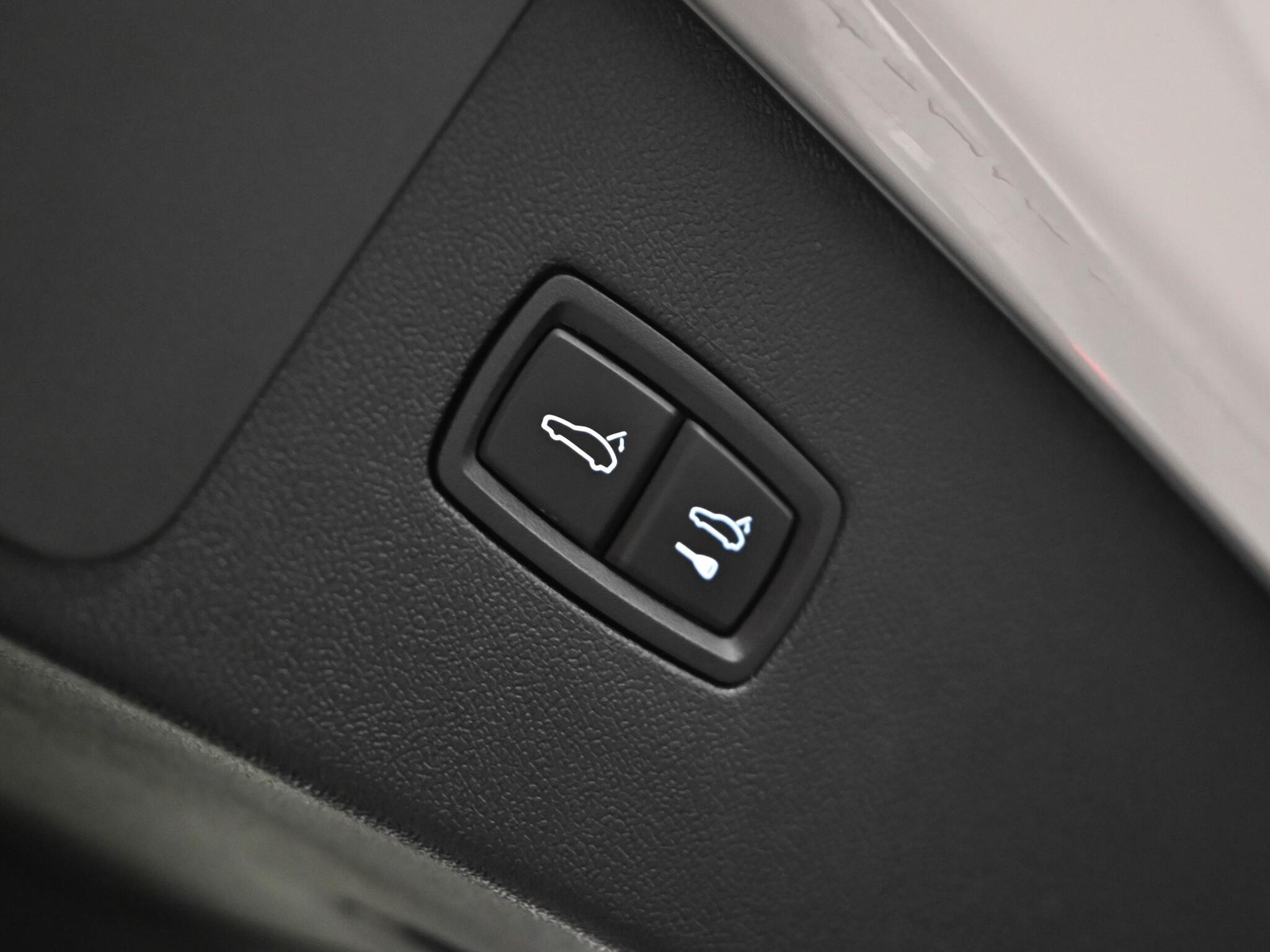 Porsche Cayenne view 9