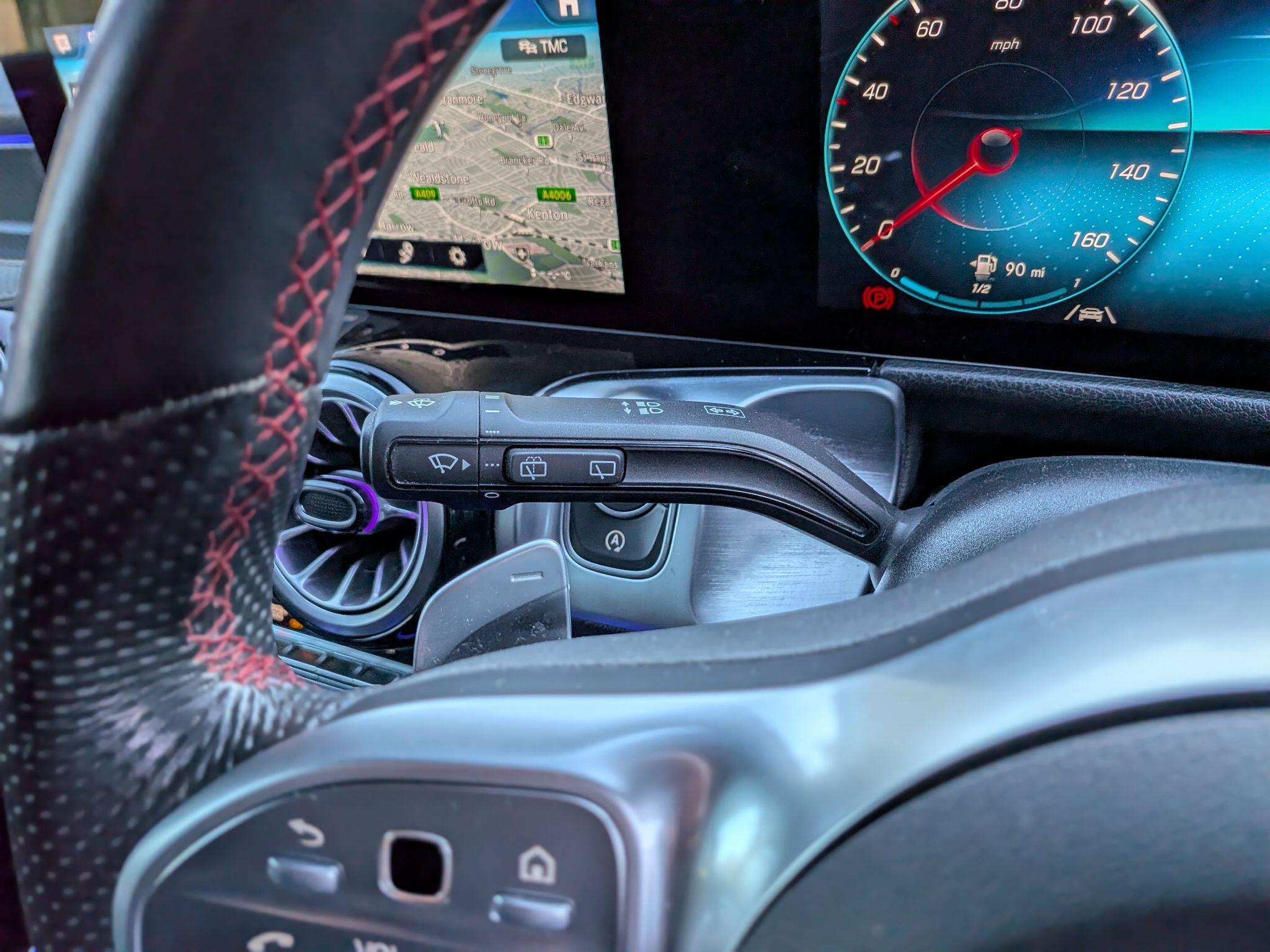 Mercedes-Benz GLB view 44