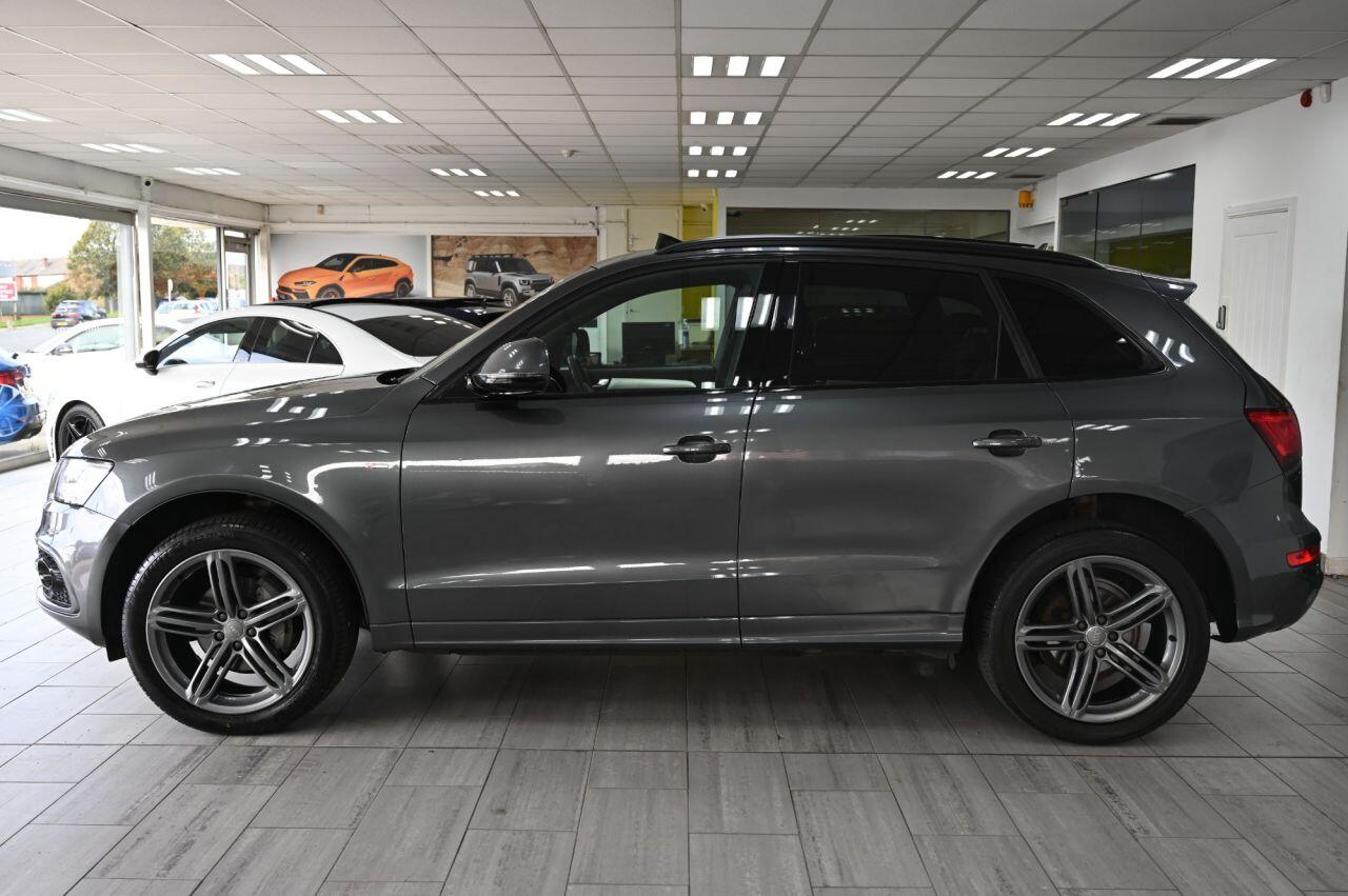 Audi Q5 view 4