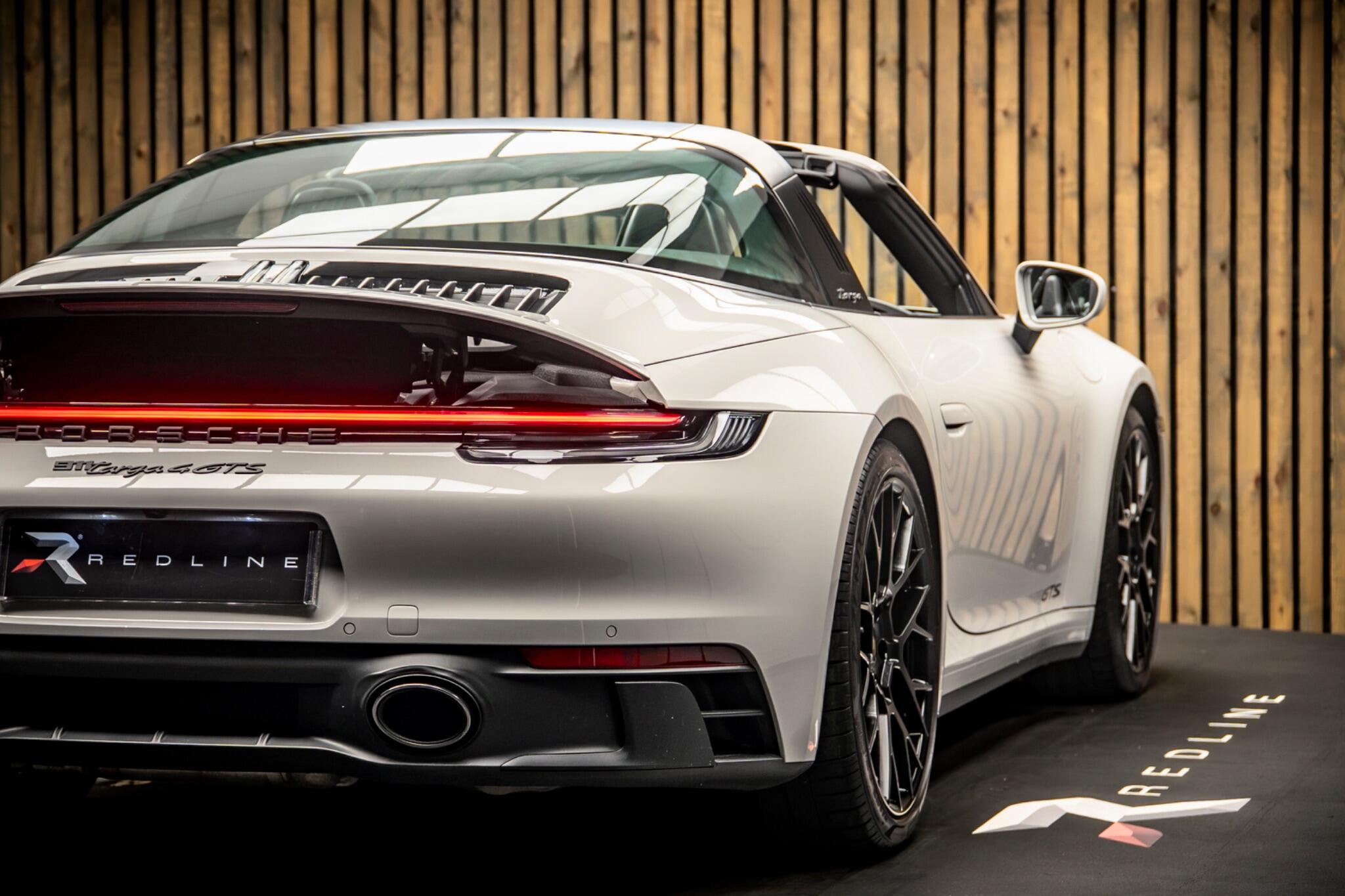Porsche 911 view 22