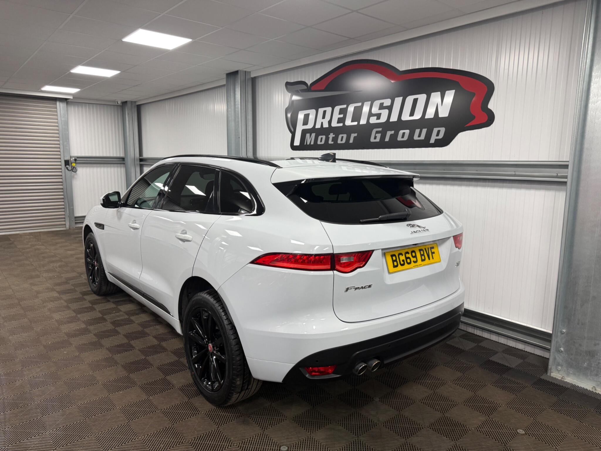 Jaguar F-Pace view 12