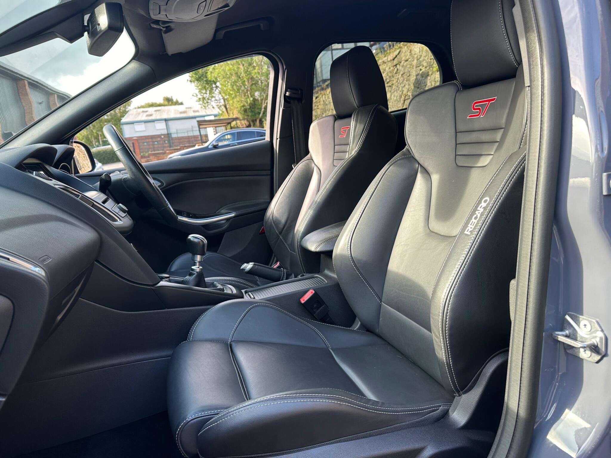 Ford Focus view 25