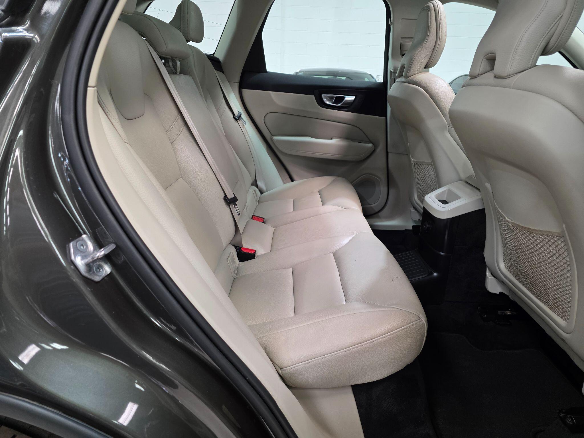 Volvo XC60 view 27