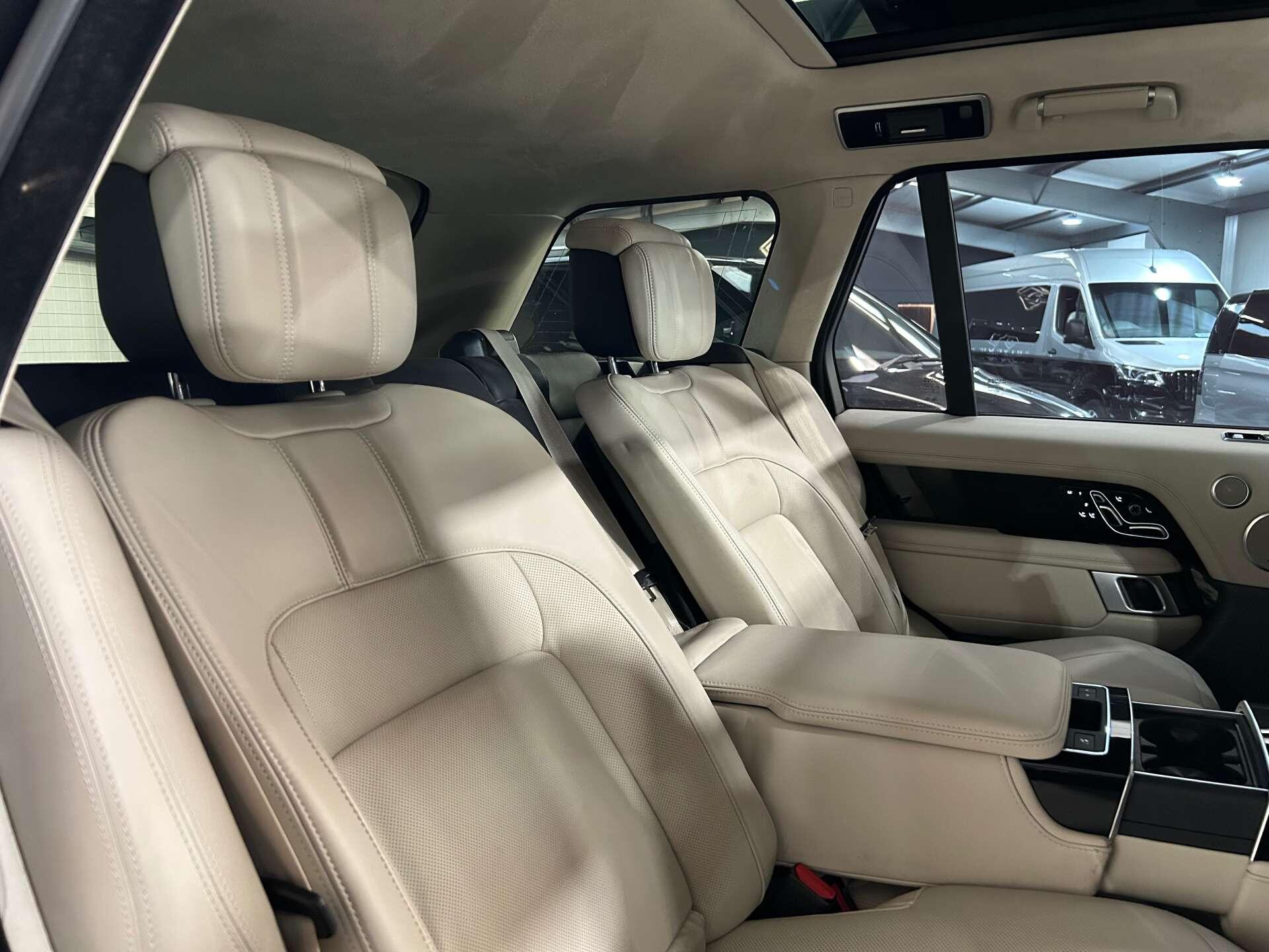 Land Rover Range Rover view 34
