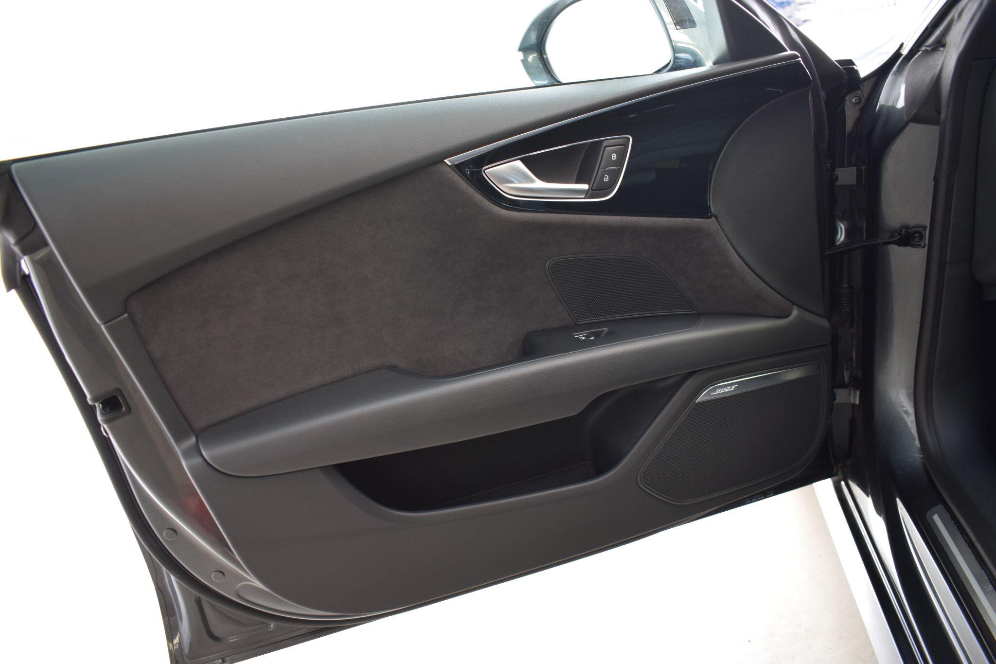 Audi A7 view 12