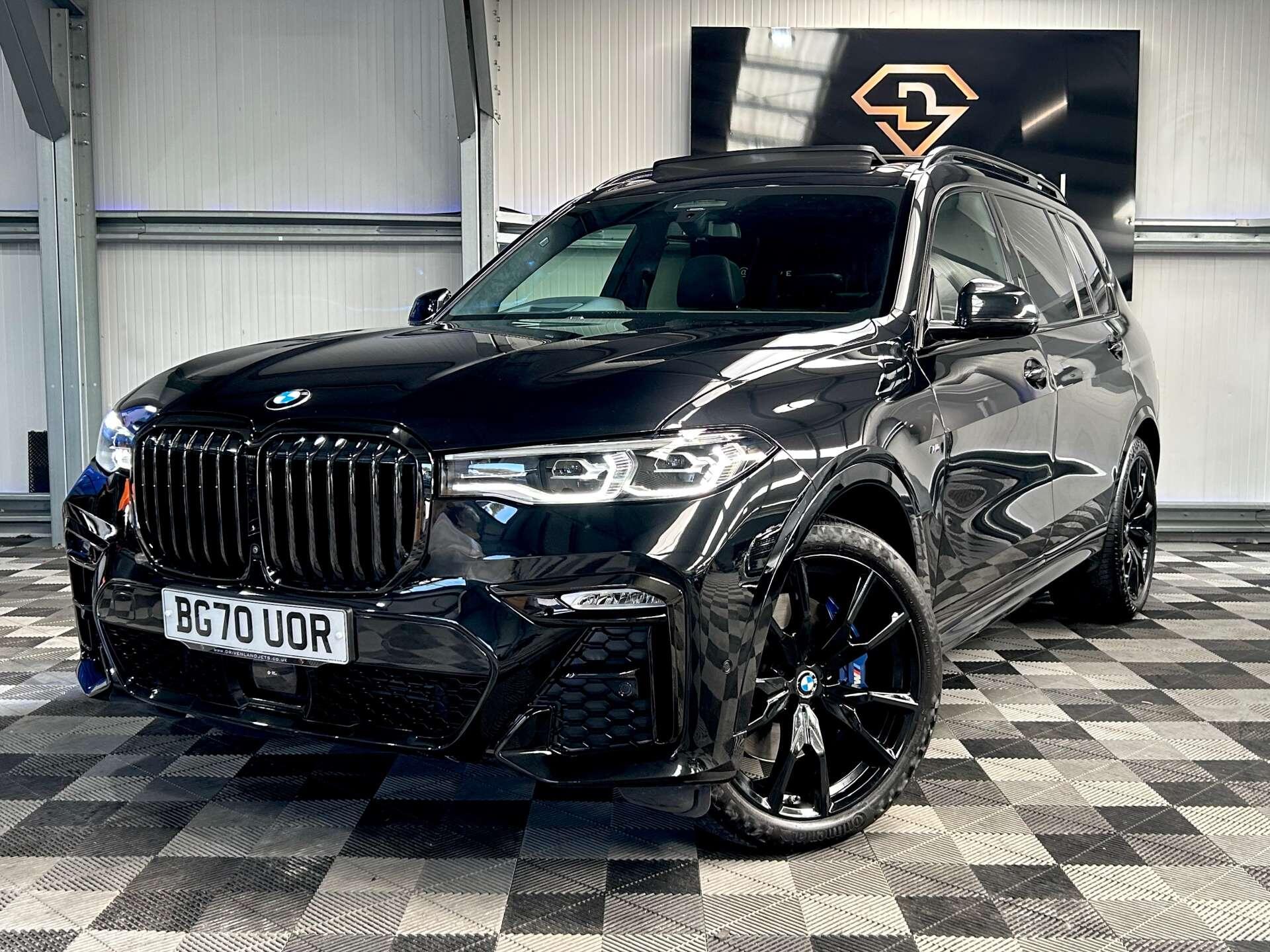 BMW X7 view 5