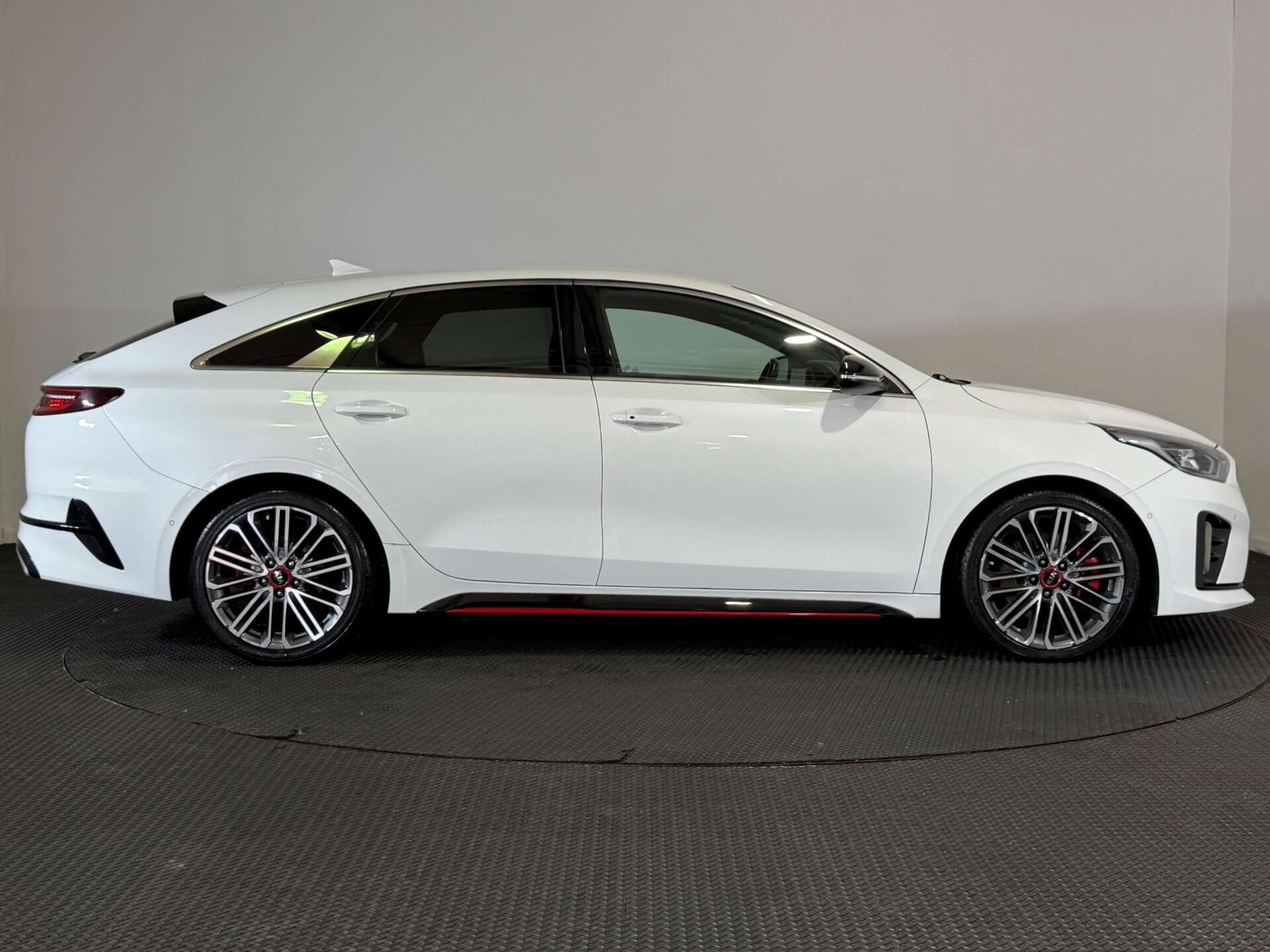 Kia Proceed view 8
