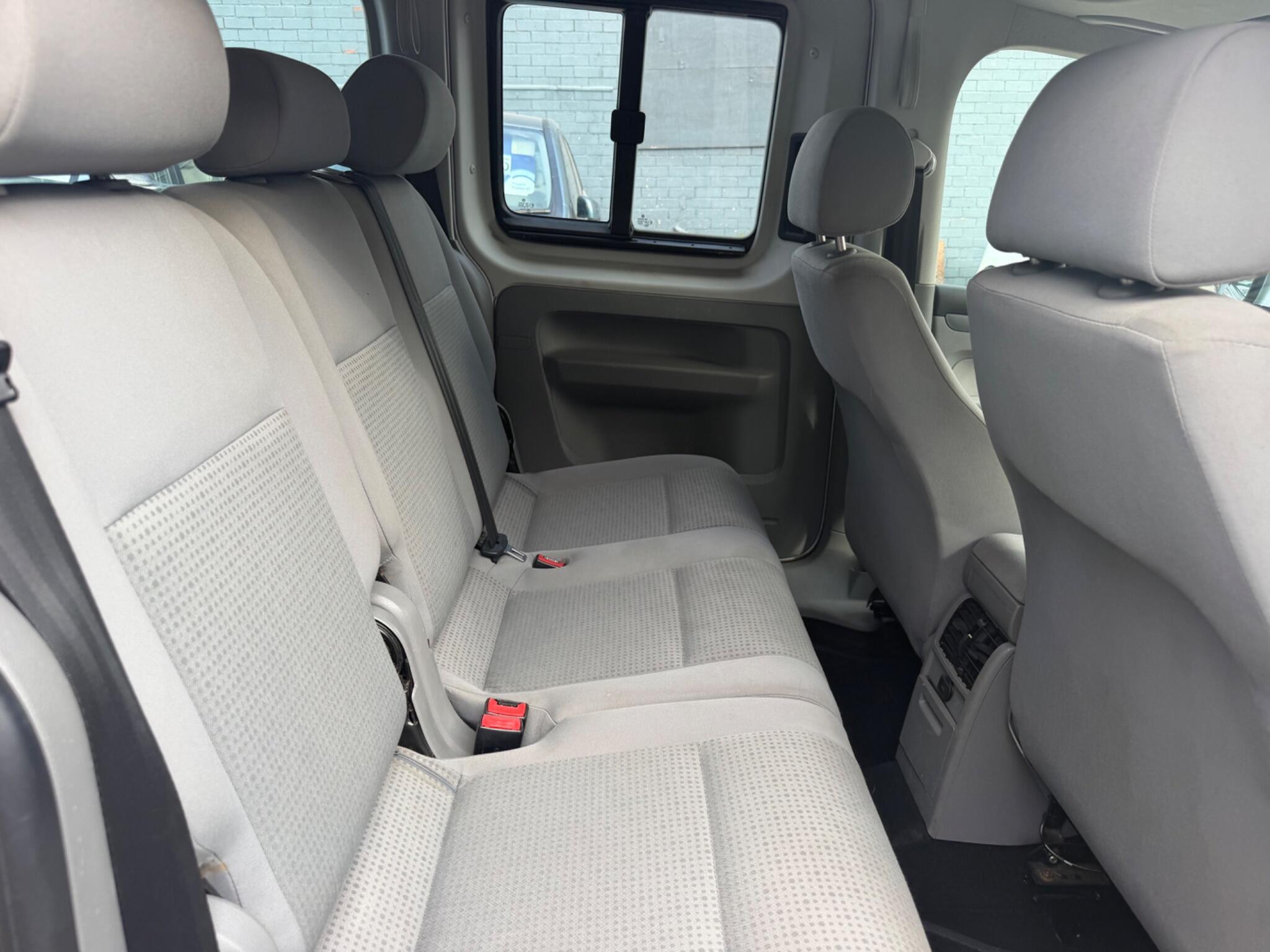 Volkswagen Caddy Maxi Life view 18