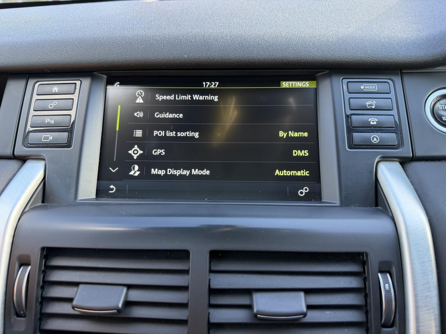 Land Rover Discovery Sport view 38
