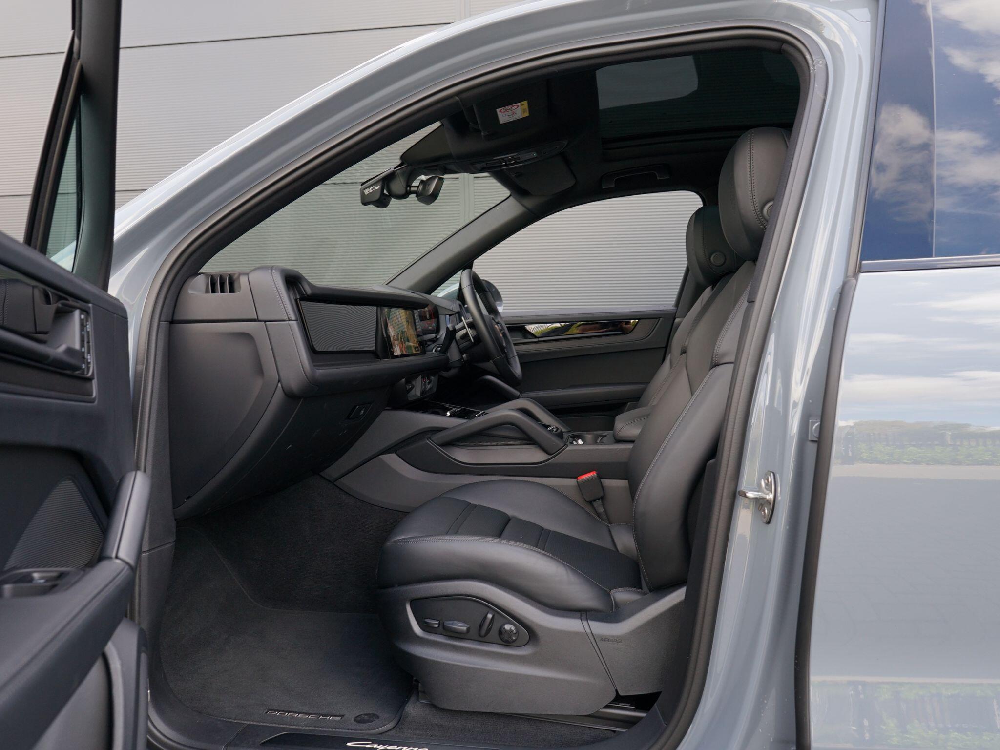 Porsche Cayenne view 105
