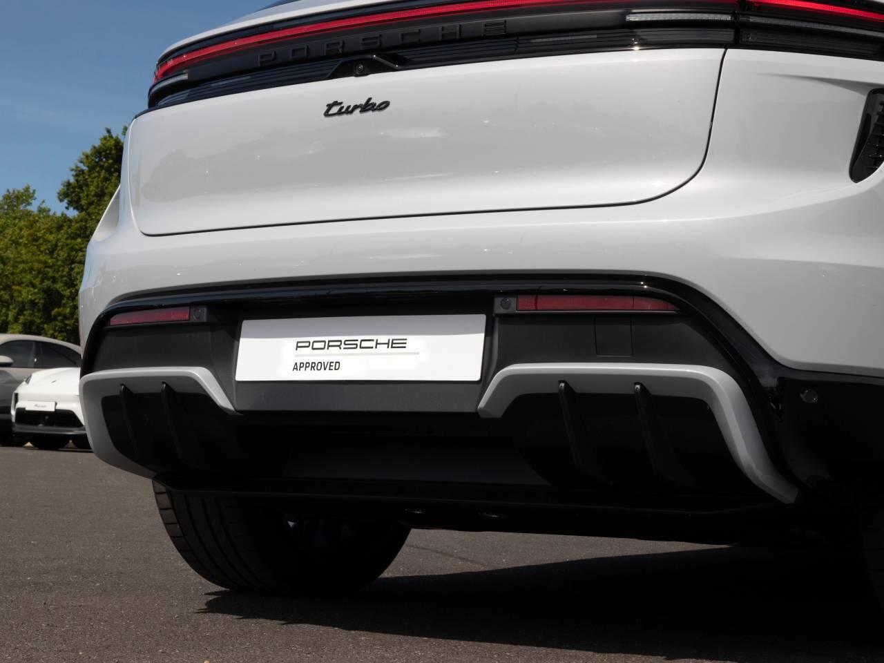 Porsche Macan view 19