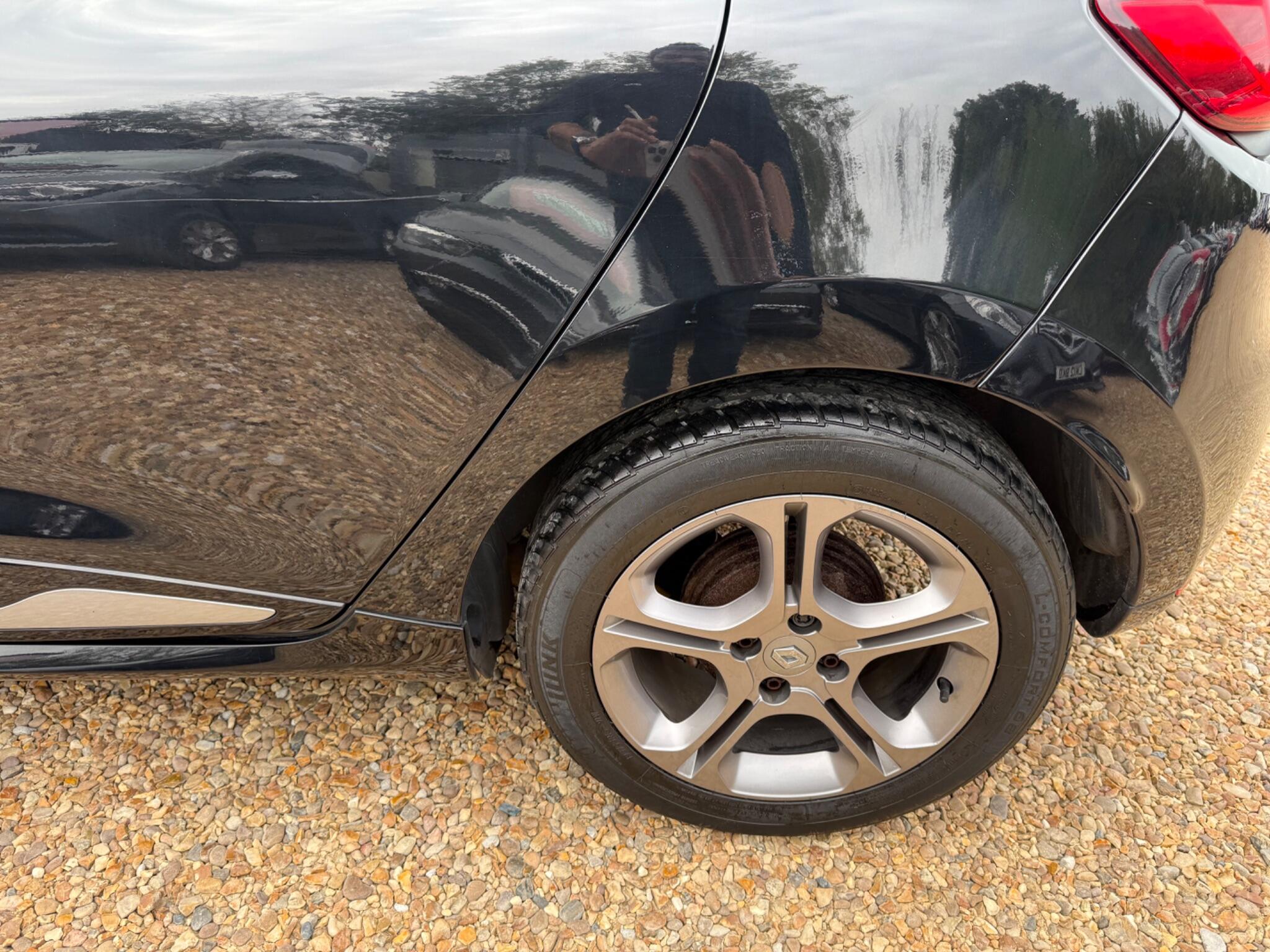 Renault Clio view 35