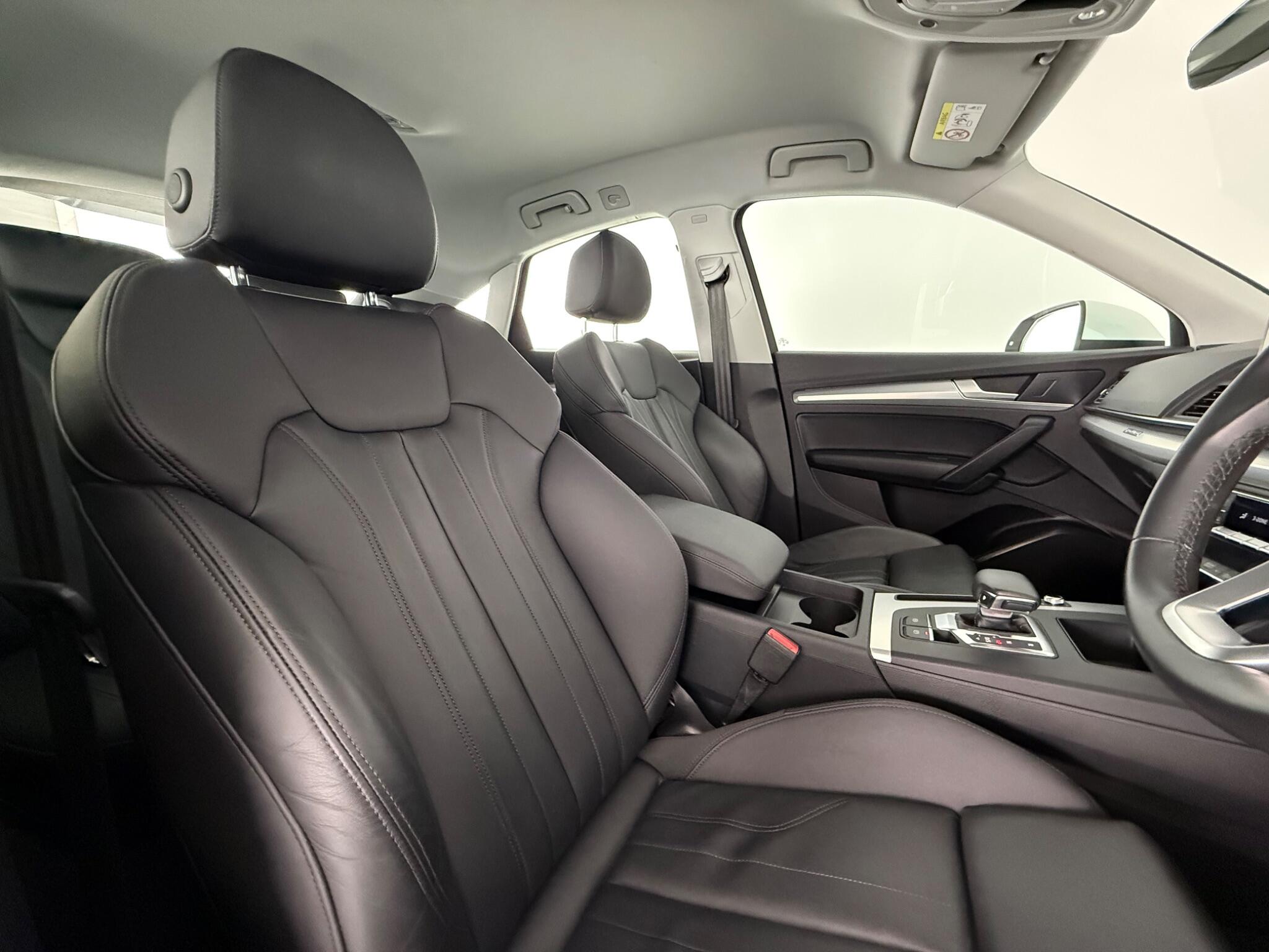 Audi Q5 view 28