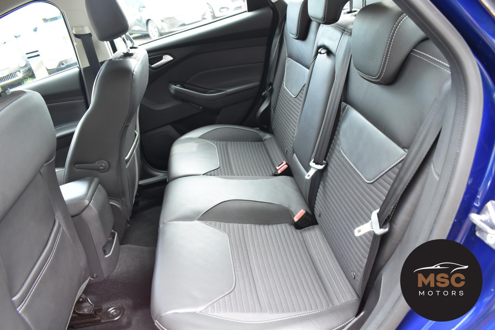 Ford Focus view 29