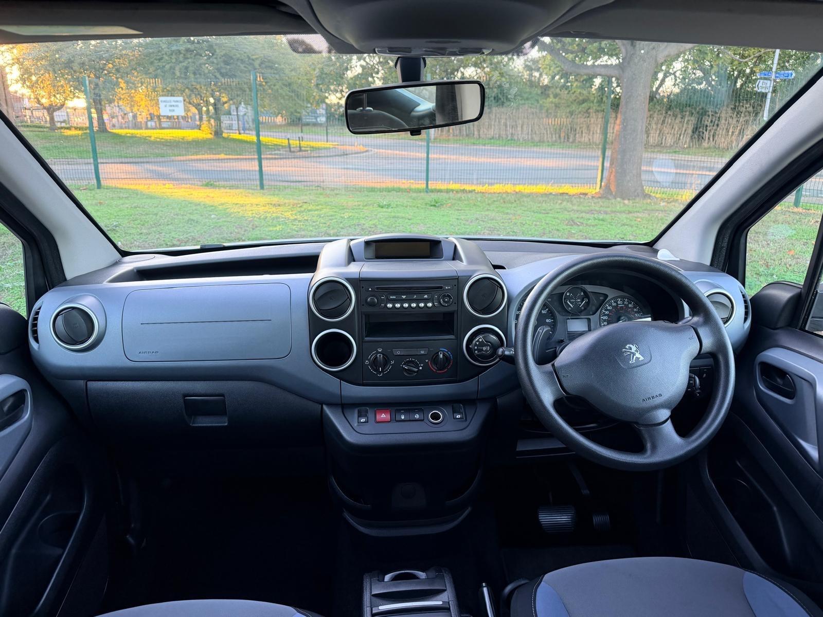 Peugeot Partner Tepee view 28