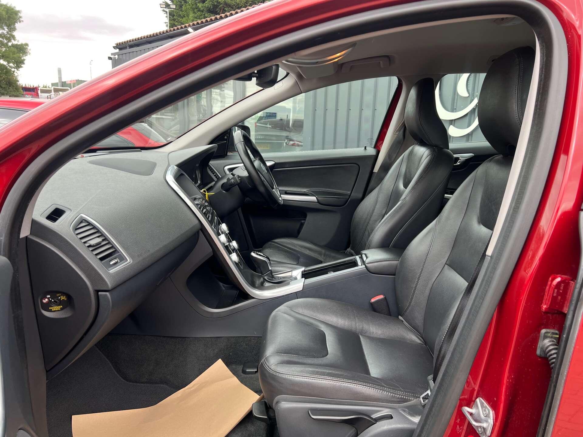 Volvo XC60 view 39