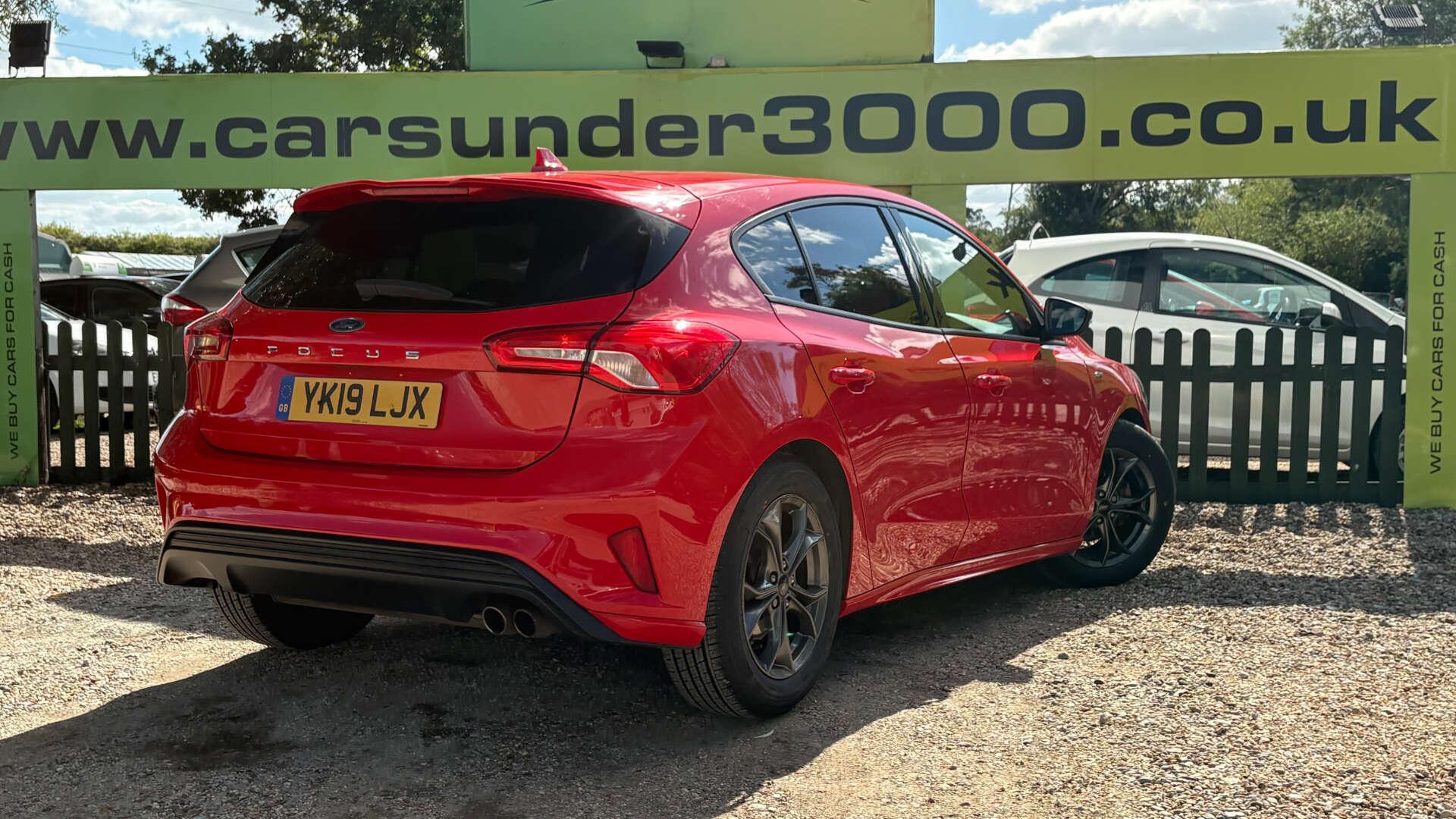Ford Focus view 6