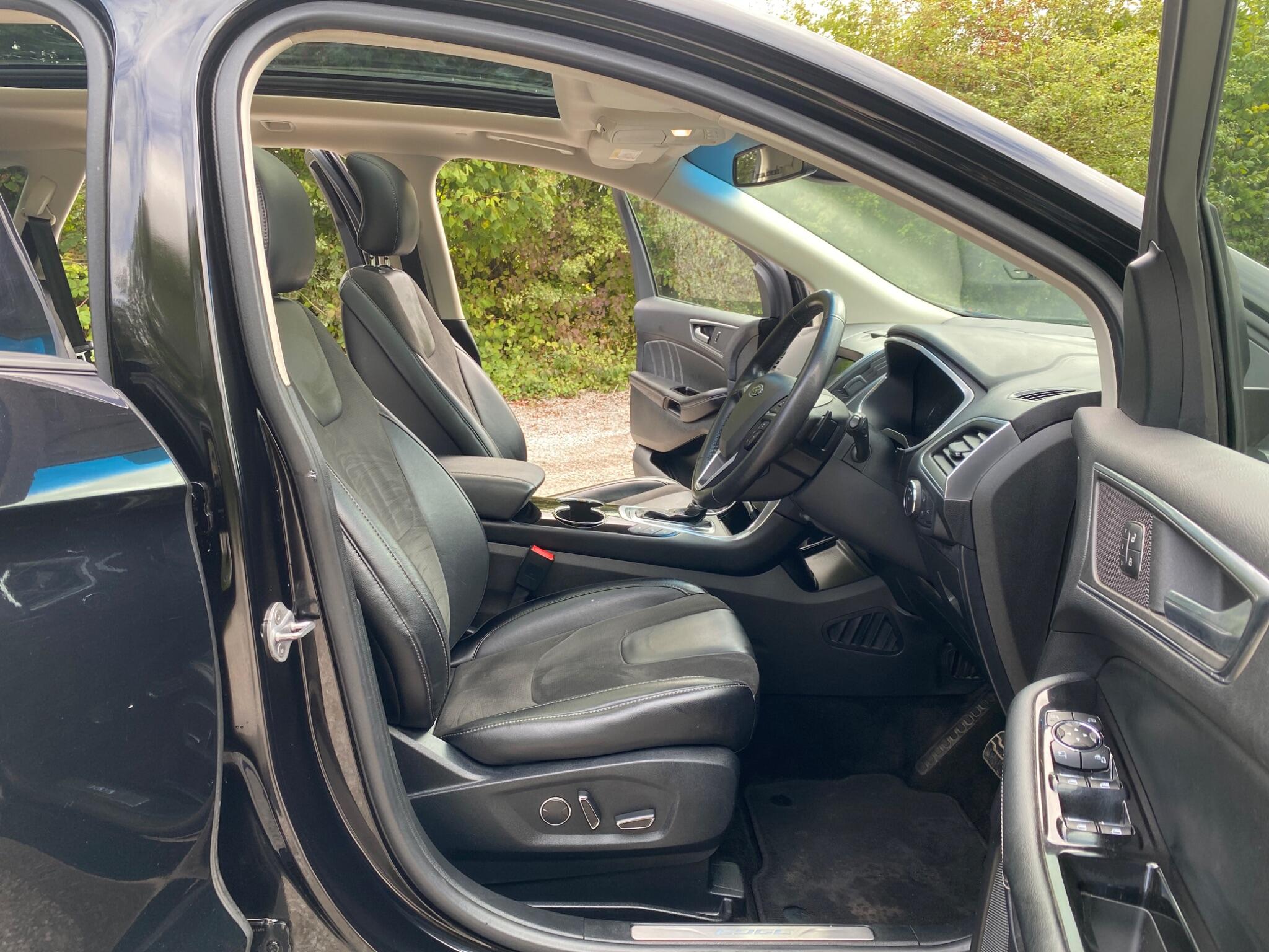 Ford Edge view 17