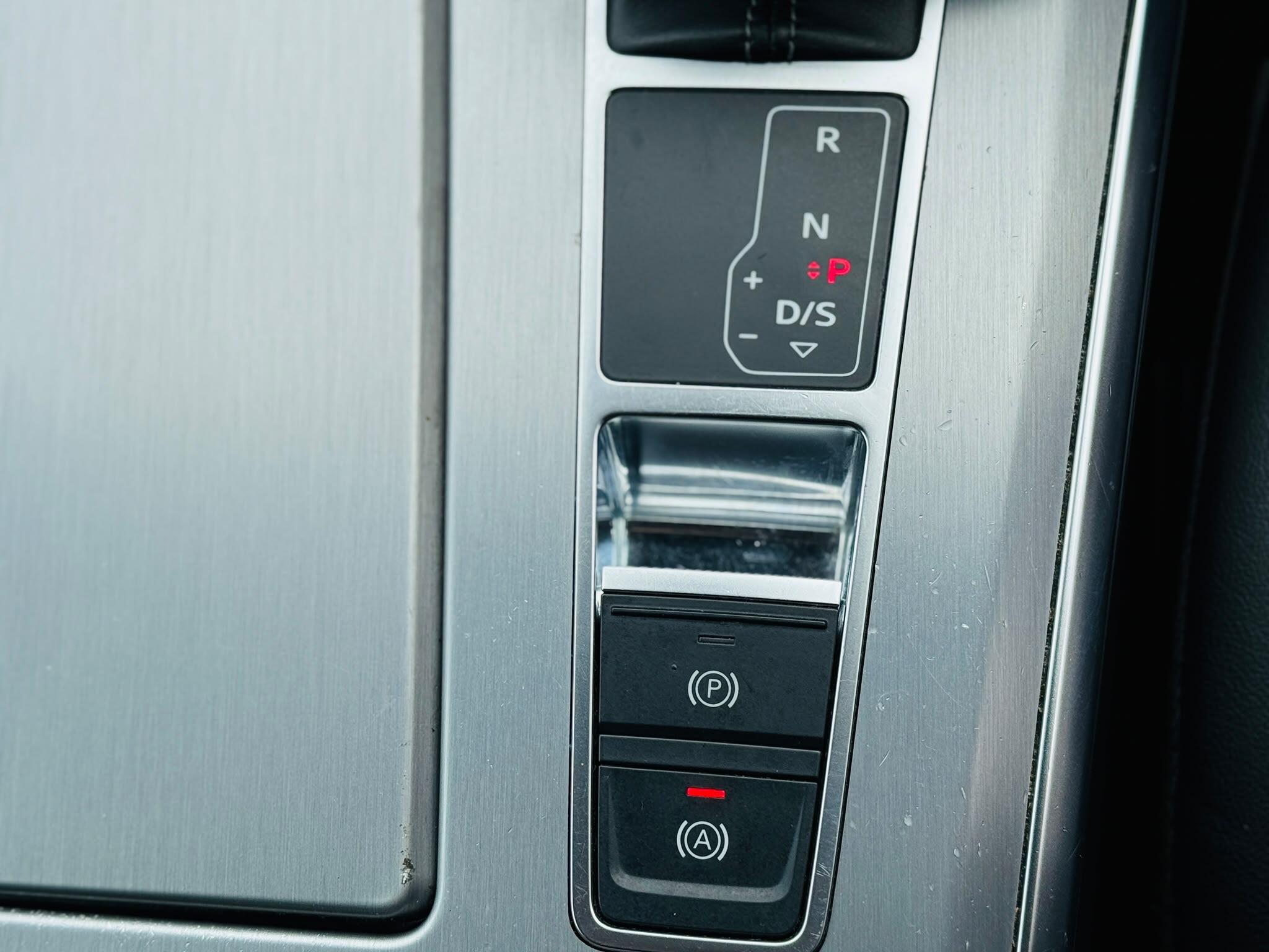 Audi A6 view 22