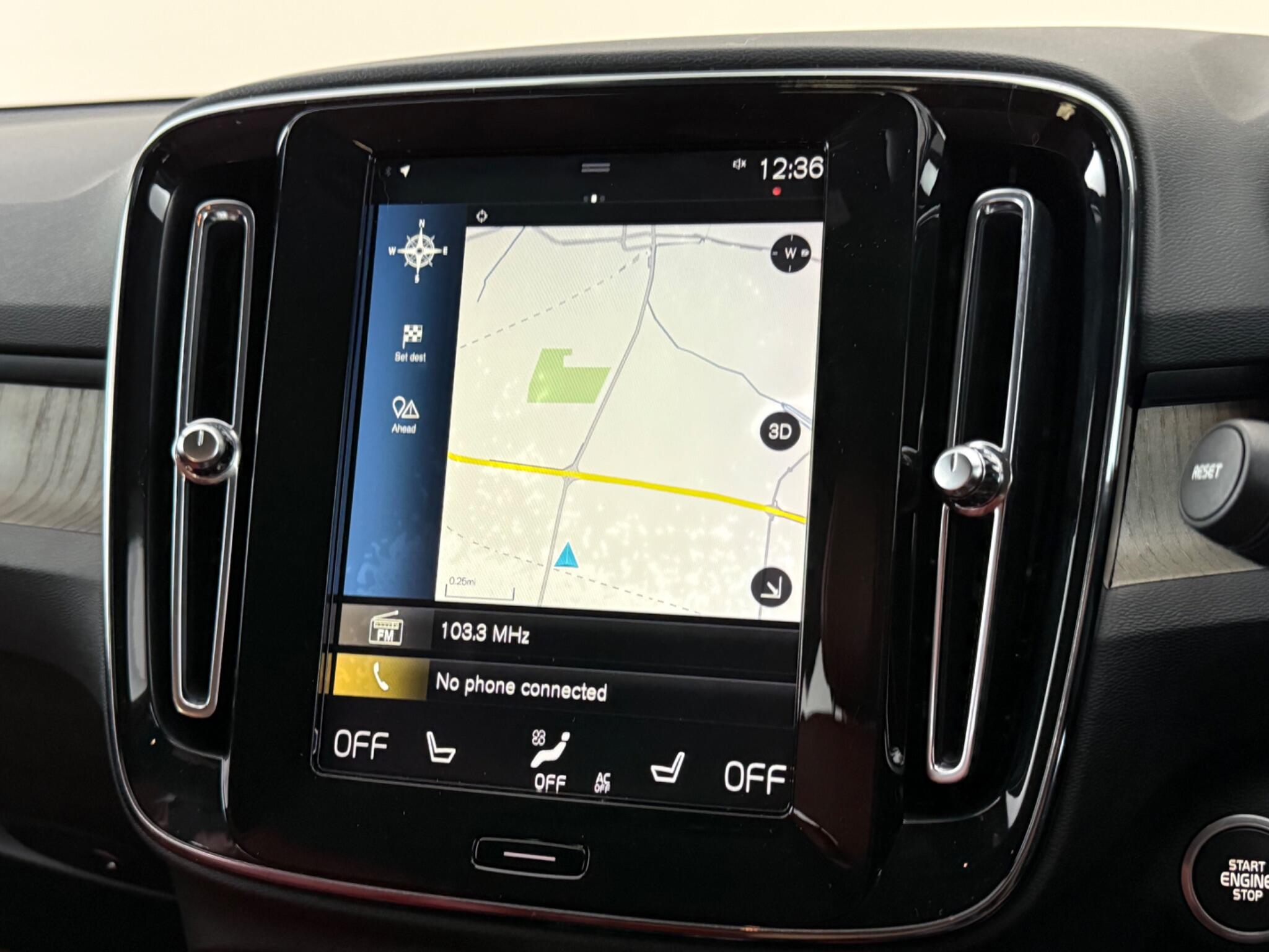 Volvo XC40 view 21