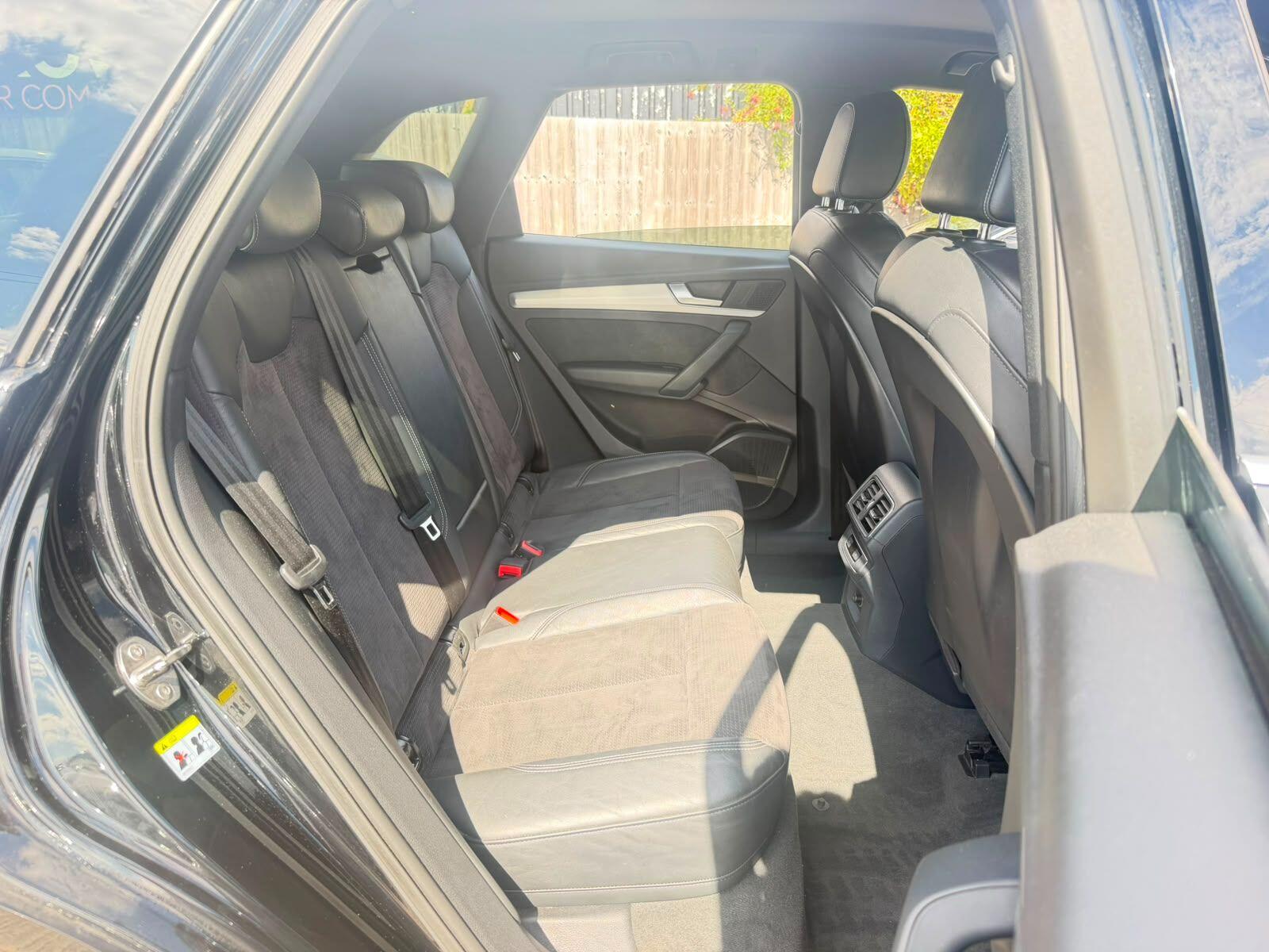 Audi Q5 view 14