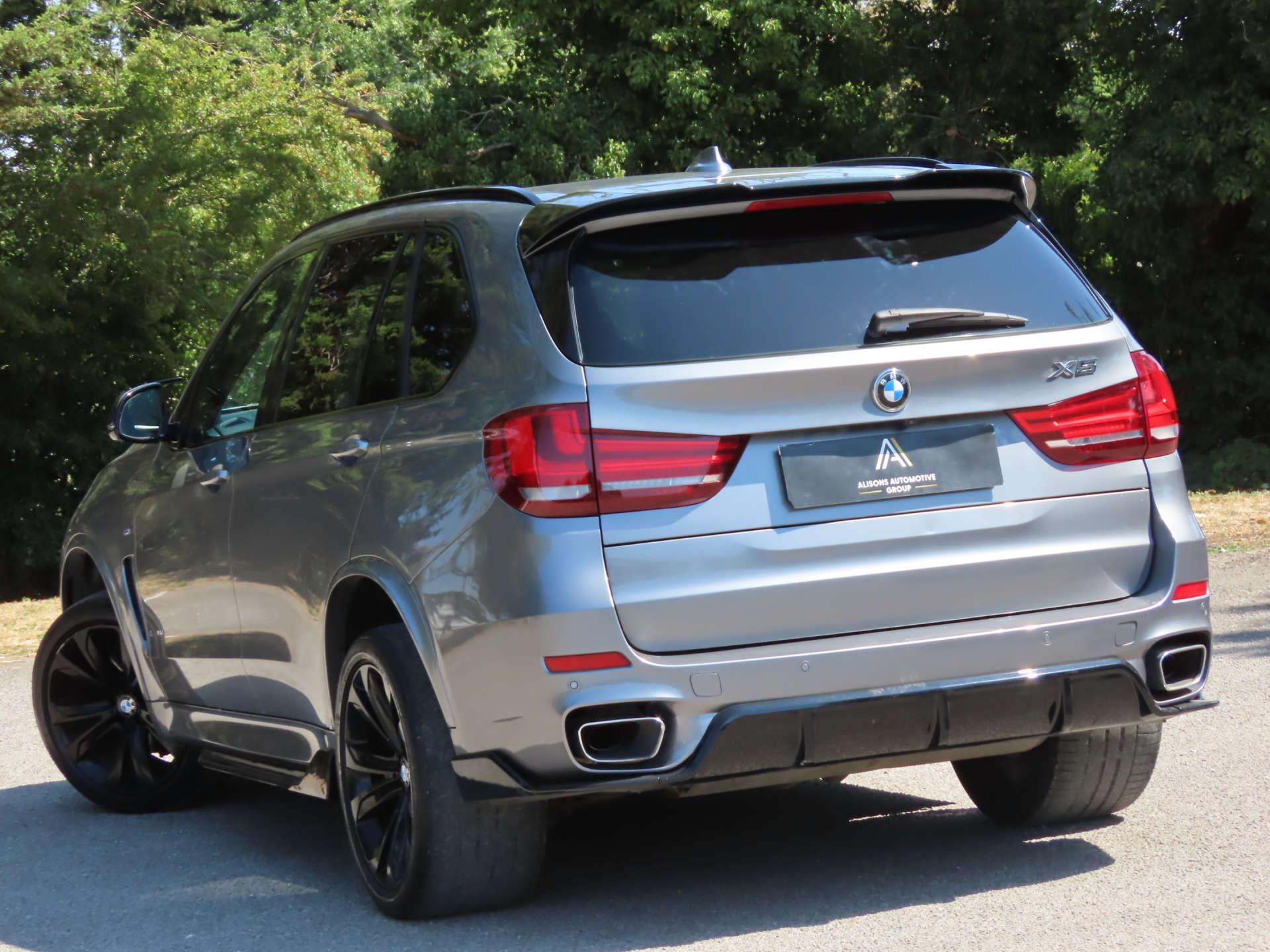 BMW X5 view 6