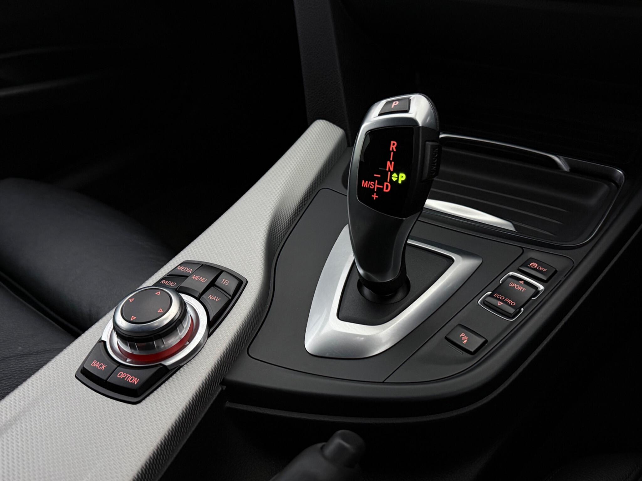 BMW 3 Series view 19
