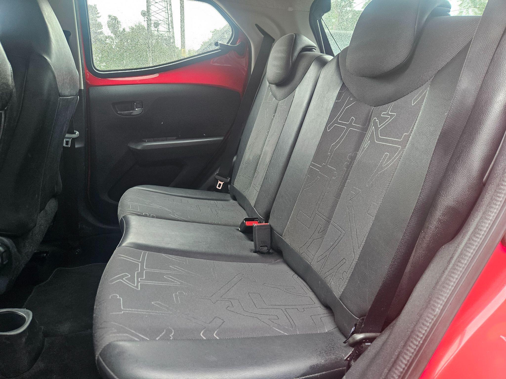 2015 Toyota AYGO image 39