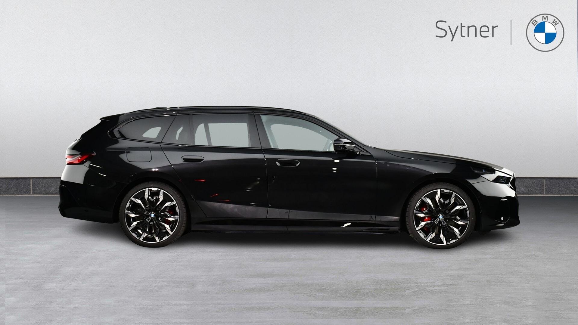 BMW 5 Series view 3