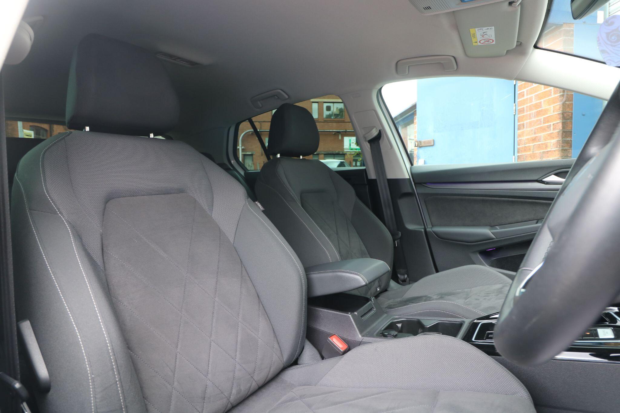 Volkswagen Golf view 8