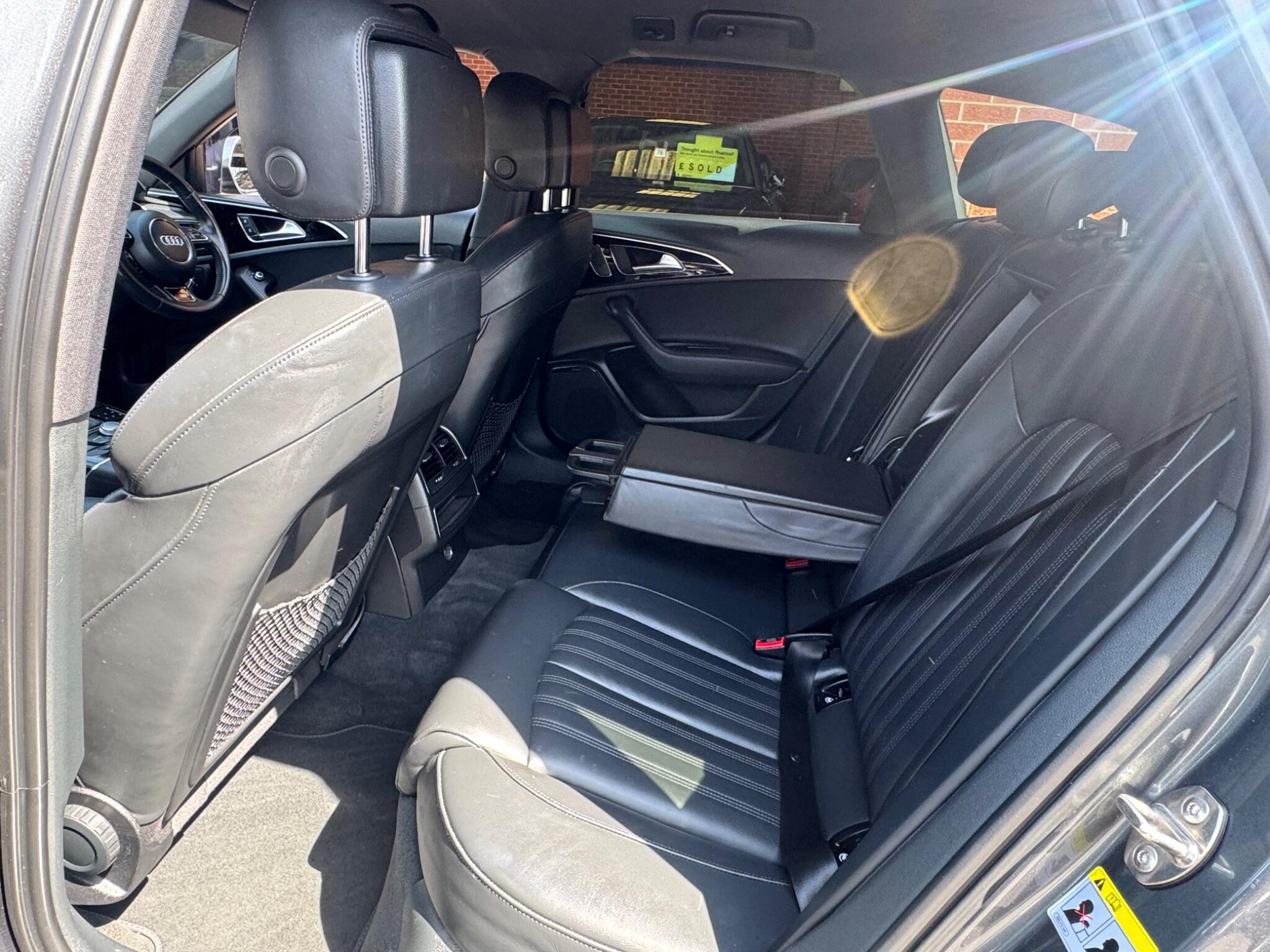 Audi A6 Avant view 9