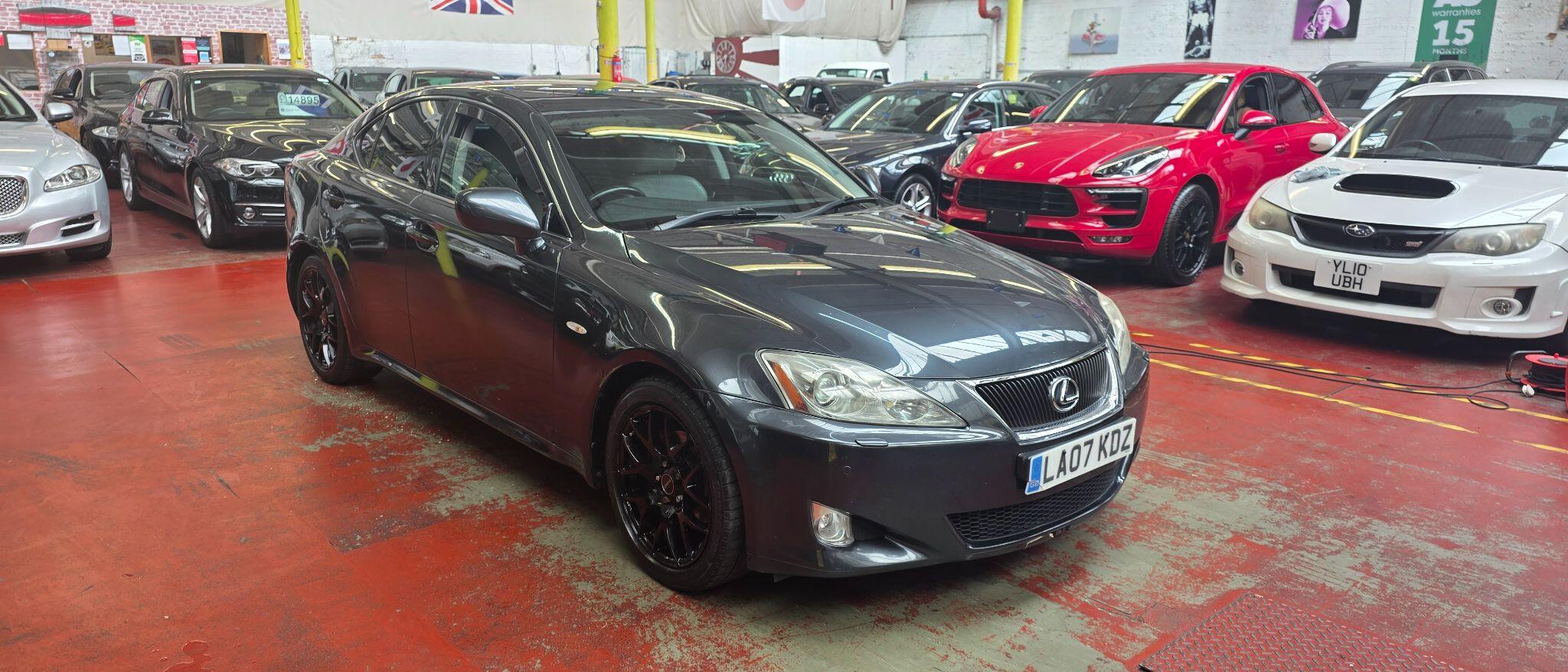 Lexus IS view 3