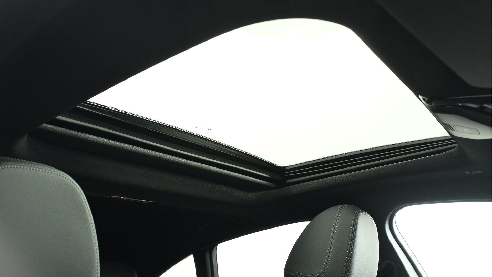 BMW i4 view 21