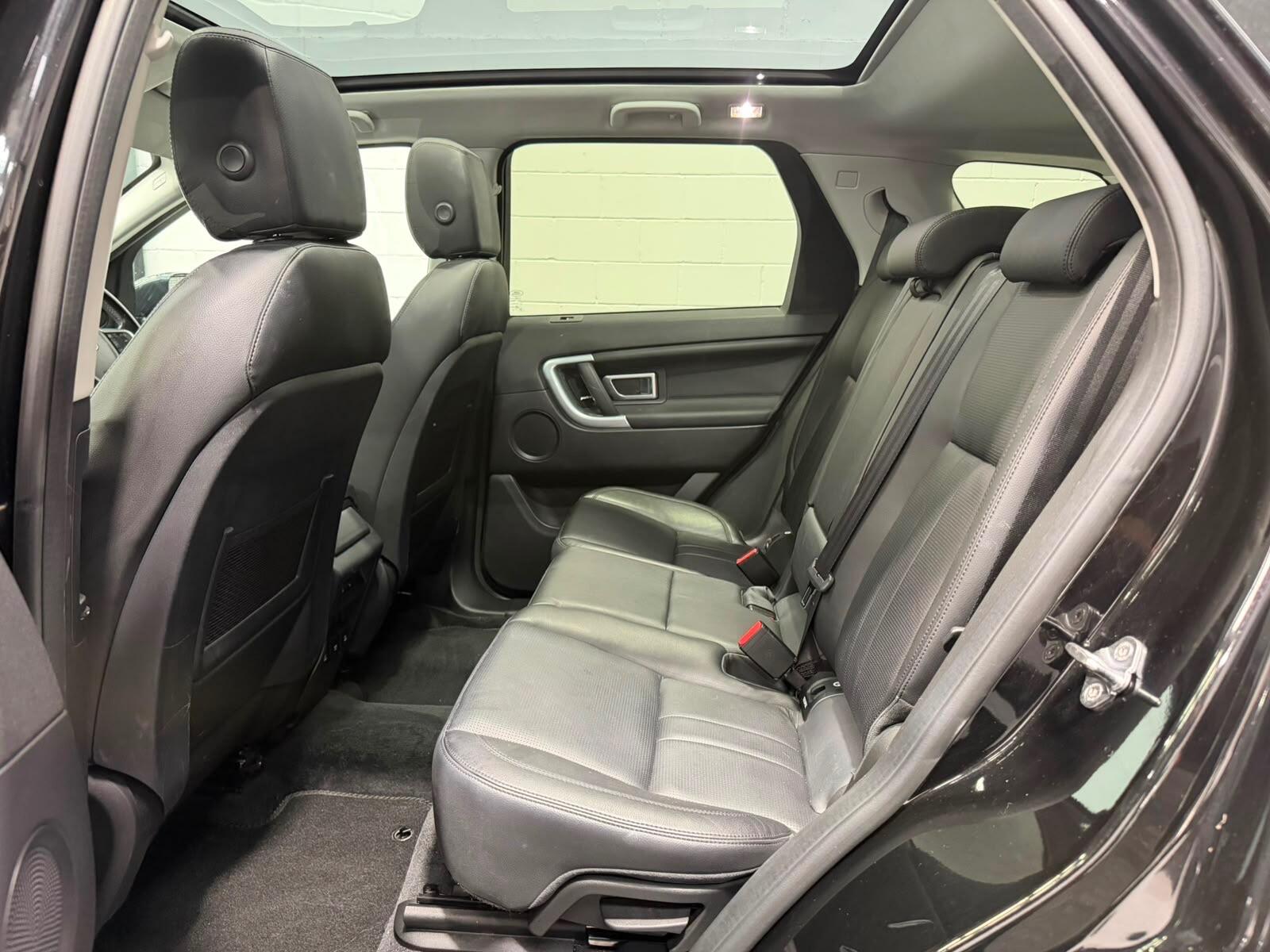 Land Rover Discovery Sport view 14