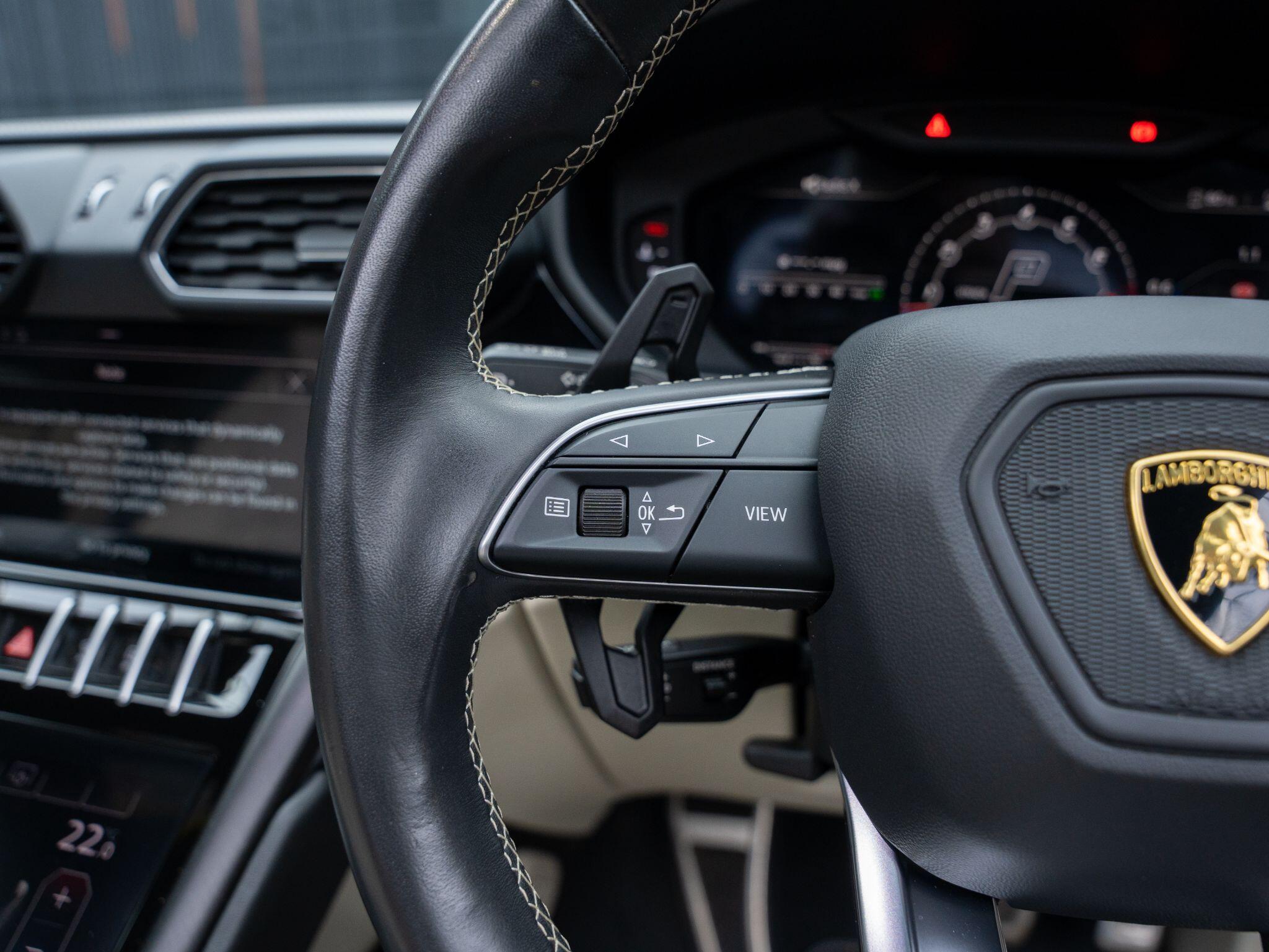 Lamborghini Urus view 18