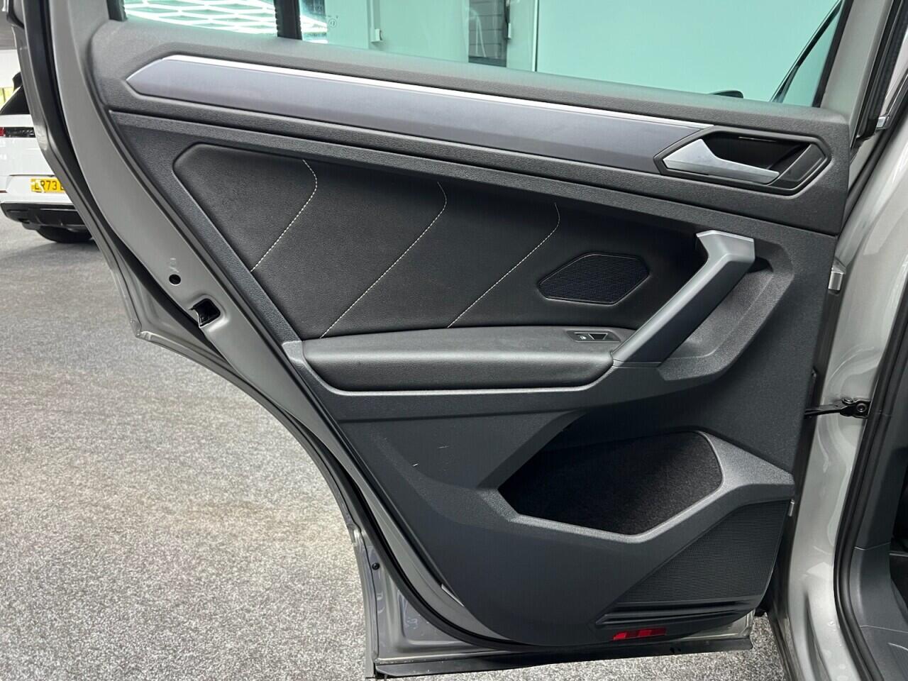 Volkswagen Tiguan view 44