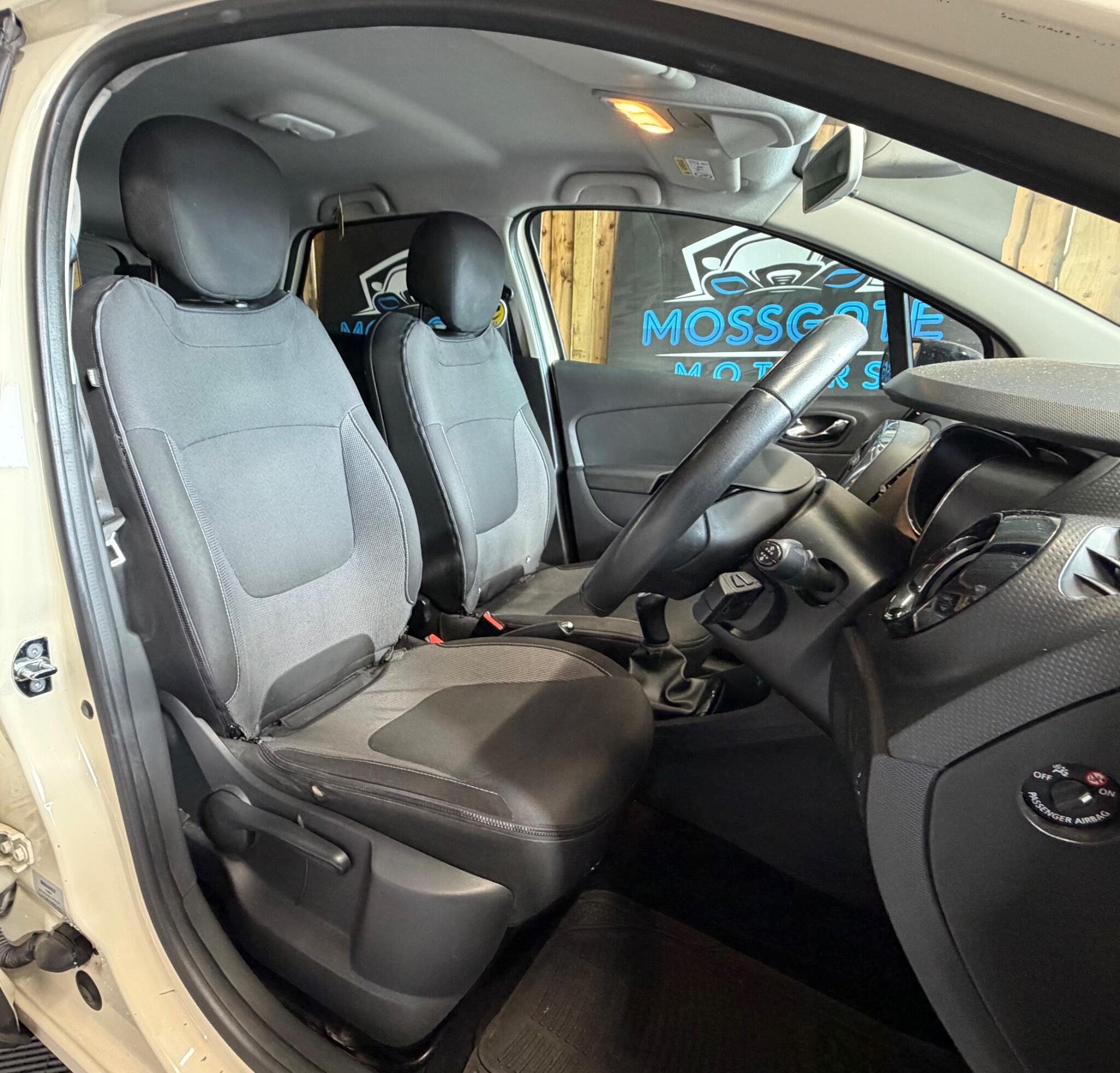 Renault Captur view 18