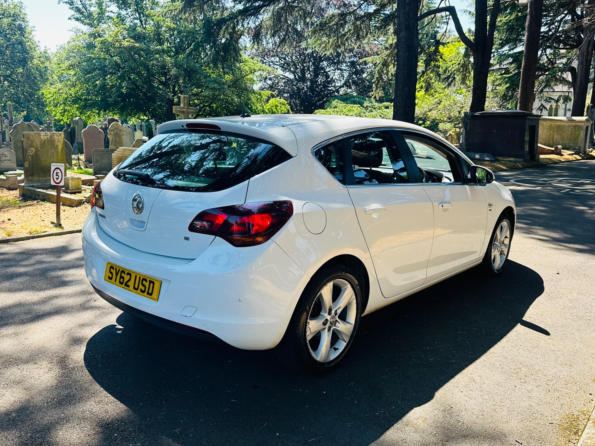 Vauxhall Astra view 9