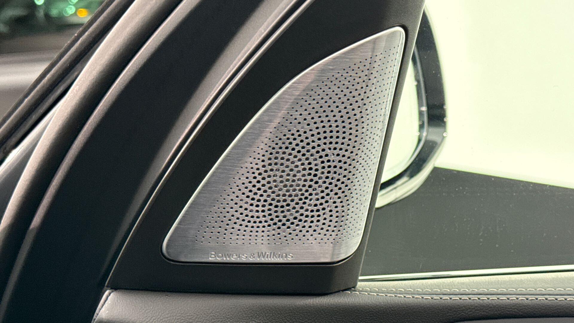 BMW X5 view 21