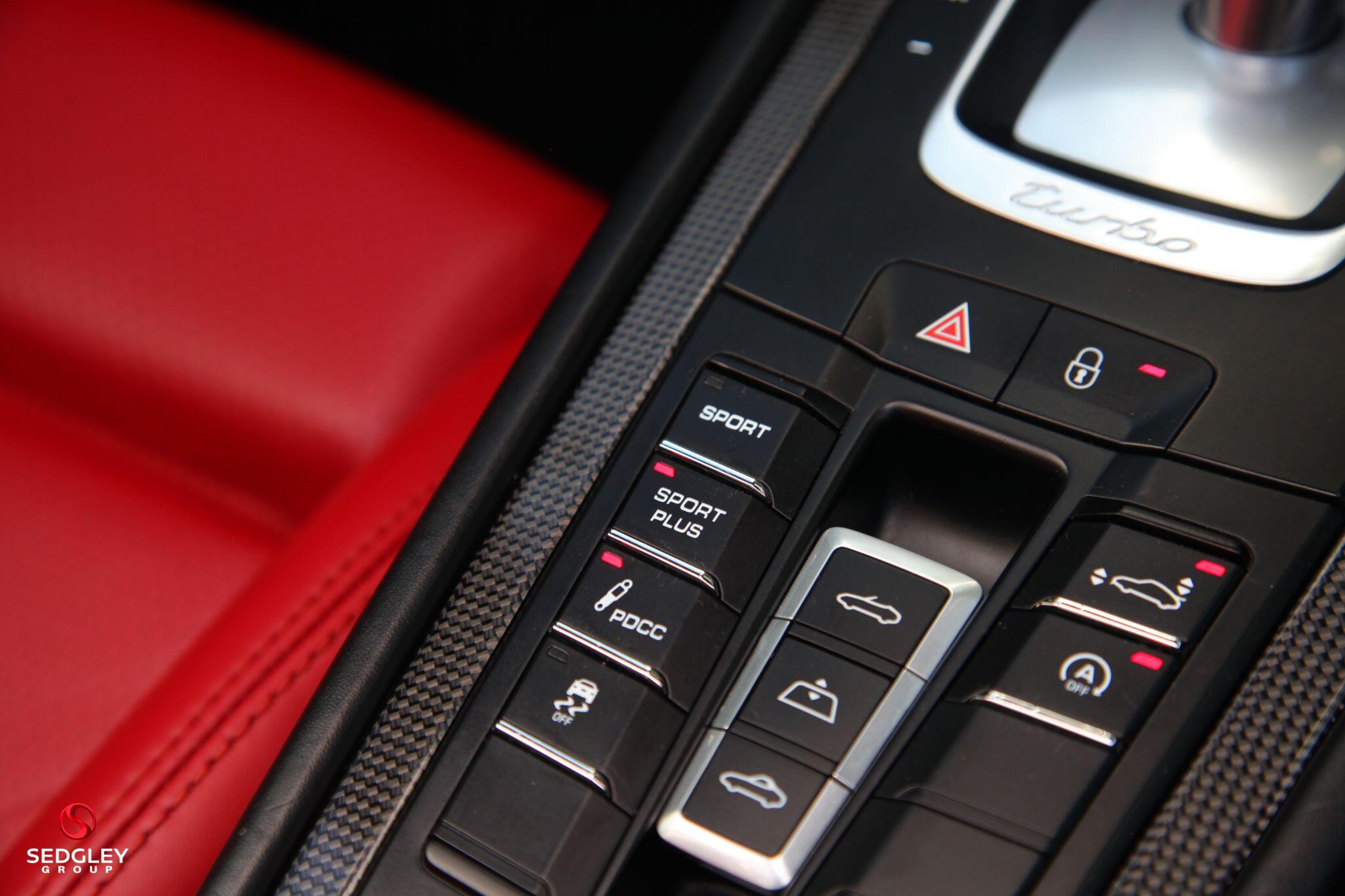 Porsche 911 view 28