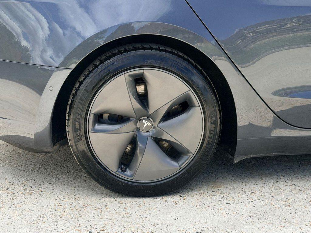Tesla Model 3 view 13