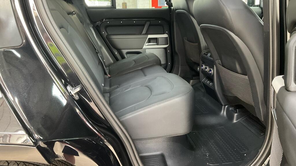 Land Rover Defender view 10