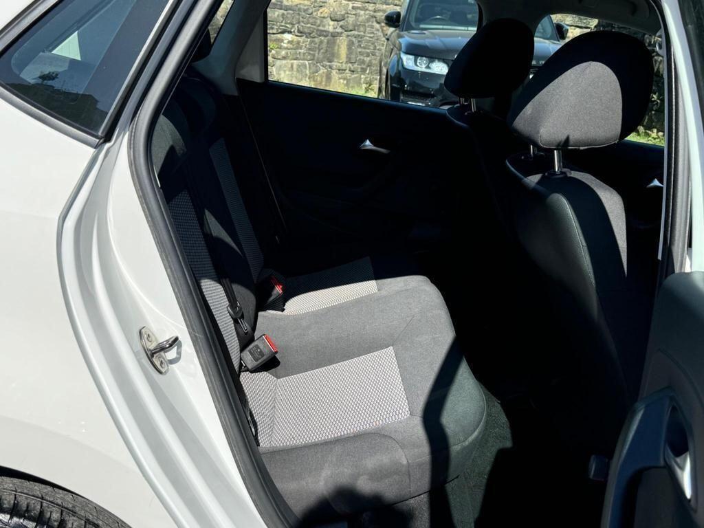 Volkswagen Polo view 18