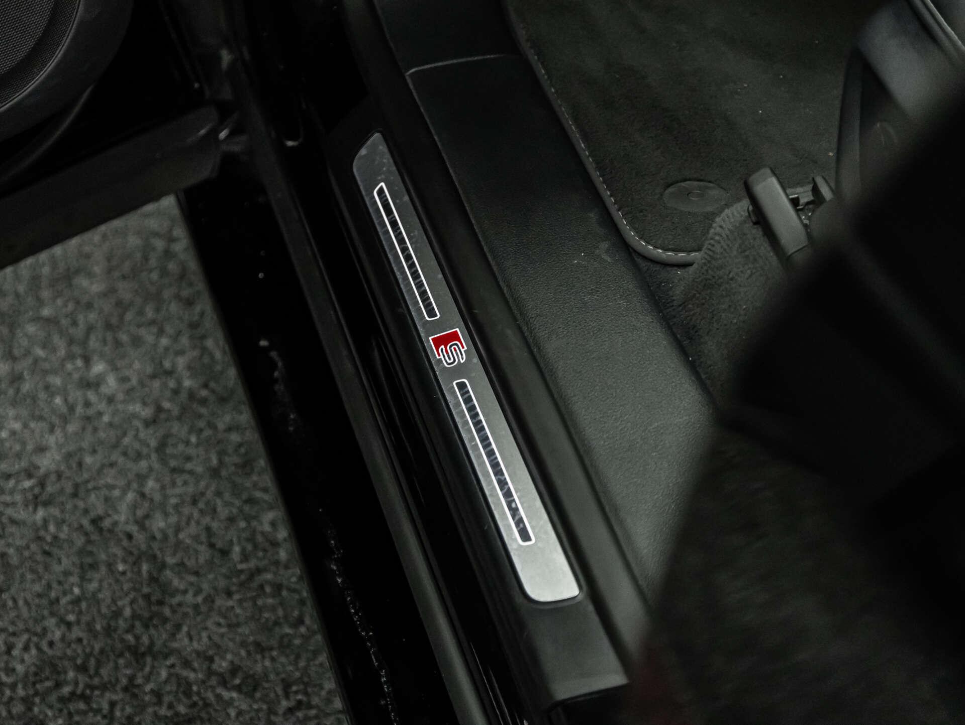 Audi SQ8 view 70