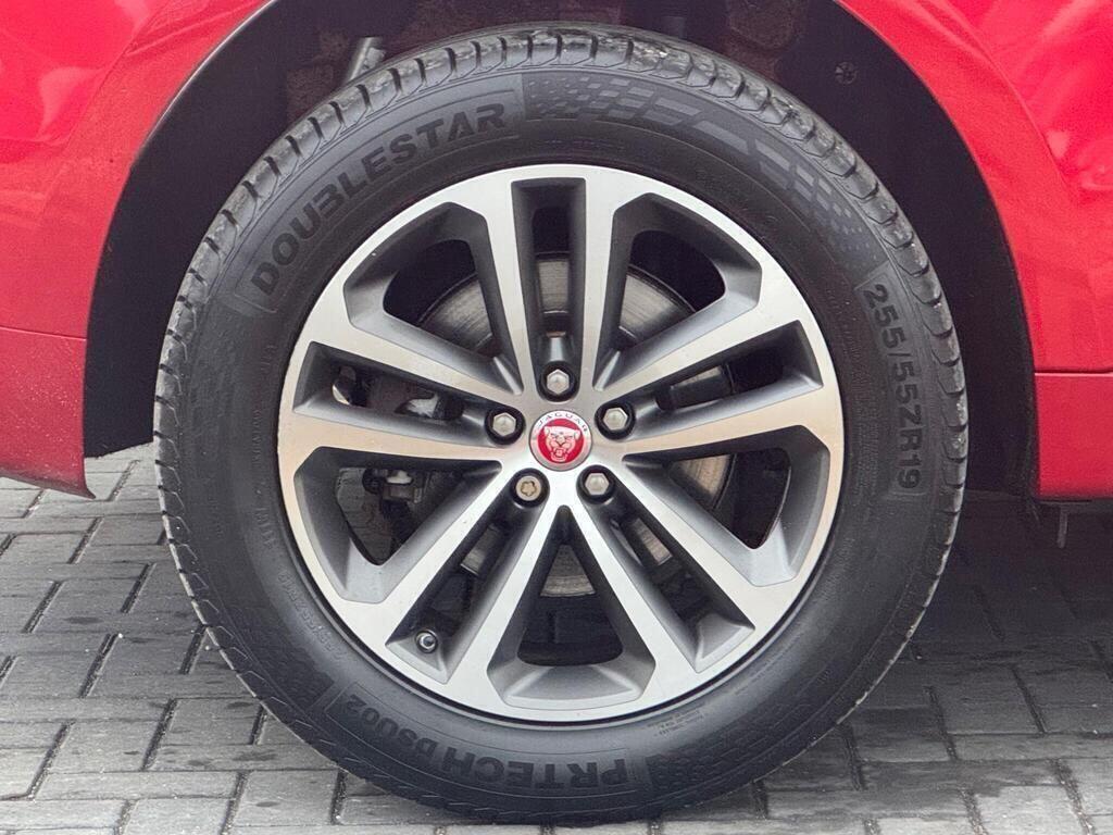 Jaguar F-Pace view 10
